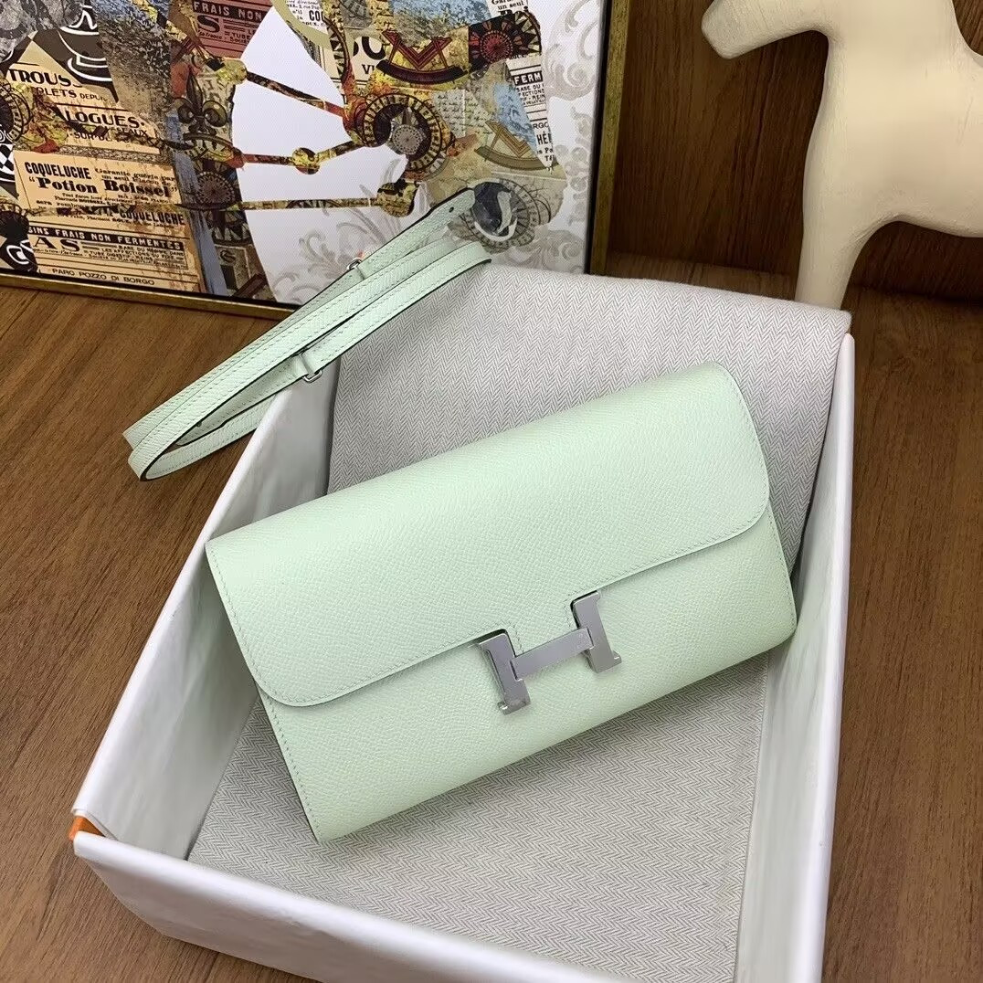 Hermes Constance To Go wallet In Vert Peppermint 20.5x2x13cm