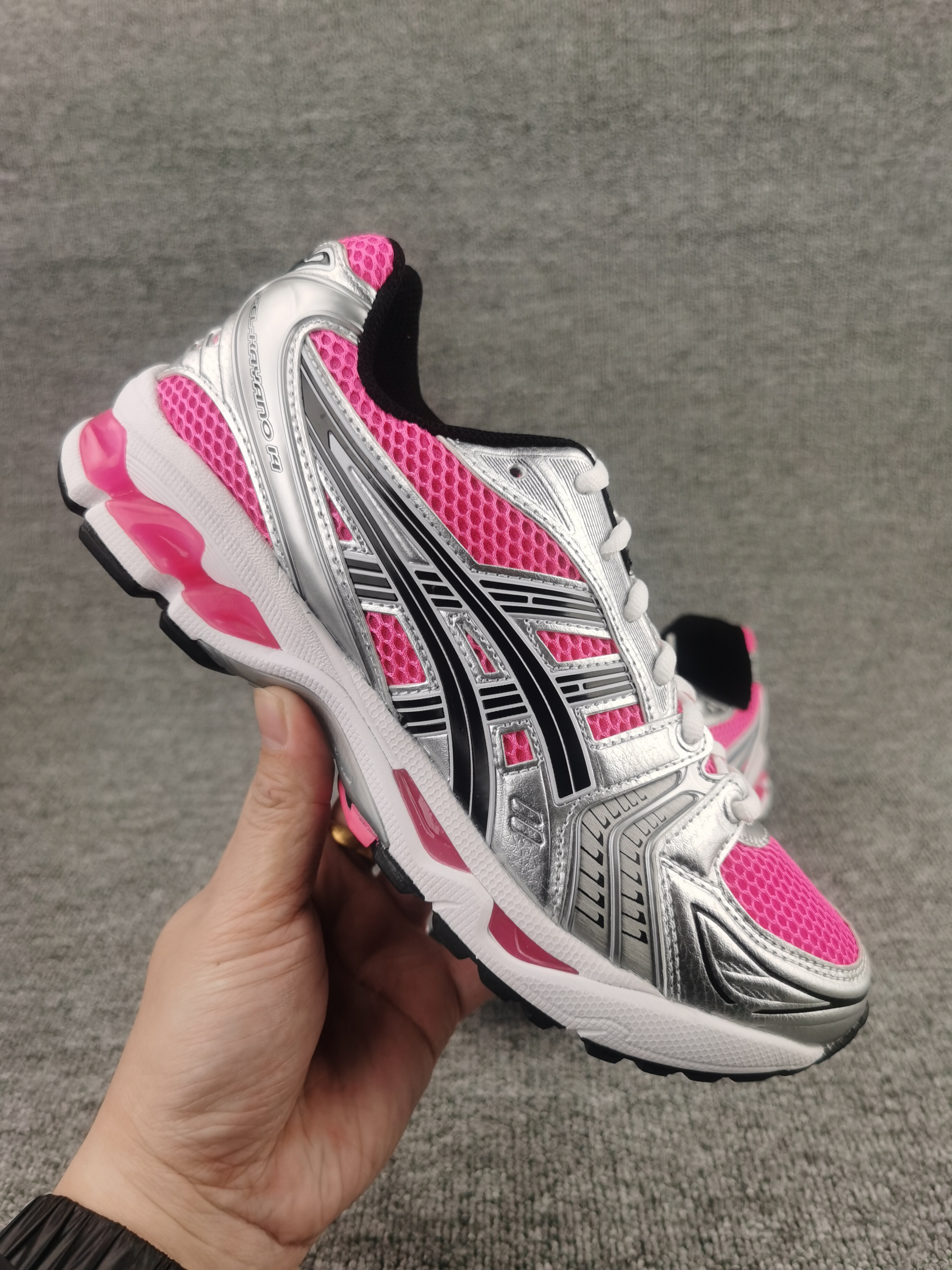 UA Asics gel-kayano 14