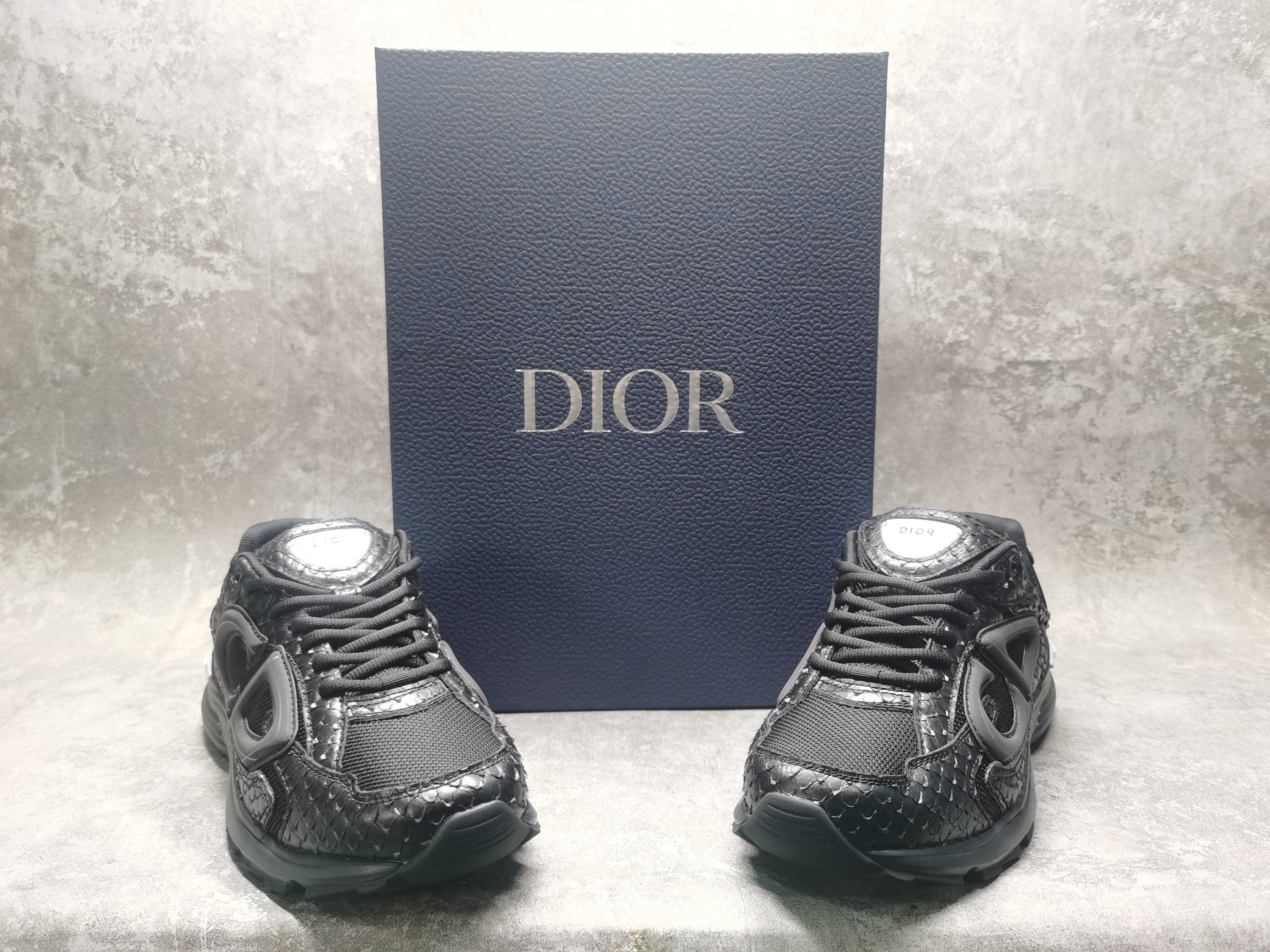 UA Dior B30