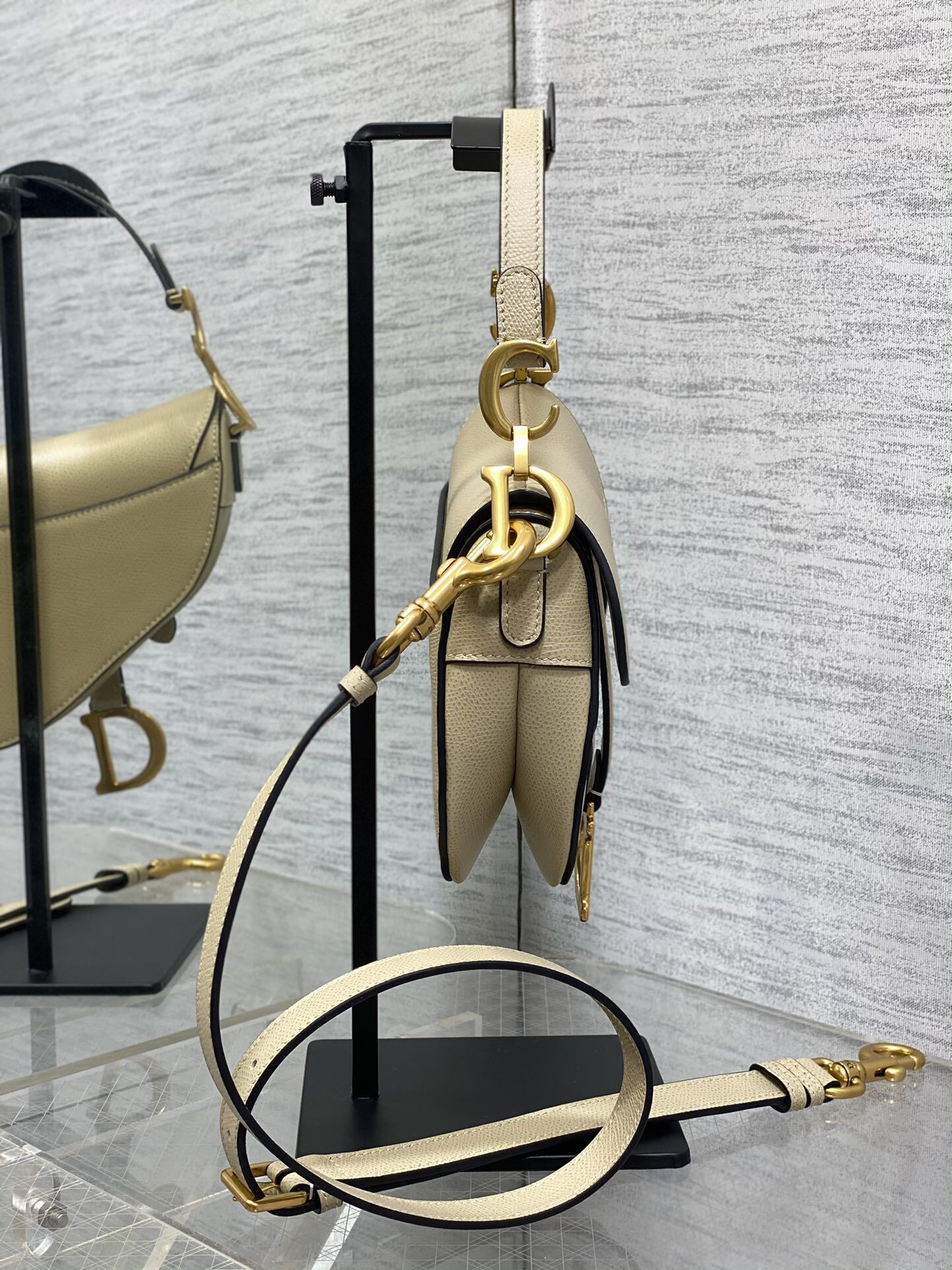 Dior Saddle Bag 25.5 x 20 x 6.5CM