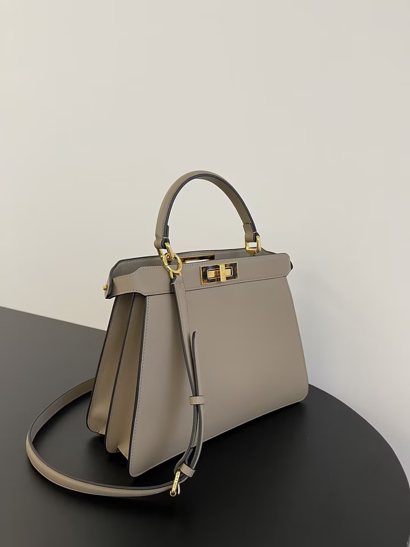 Fendi Peekaboo 33x25x13cm