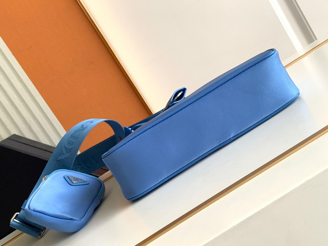 Prada Re-Edition 2005 Re-Nylon bag Blue