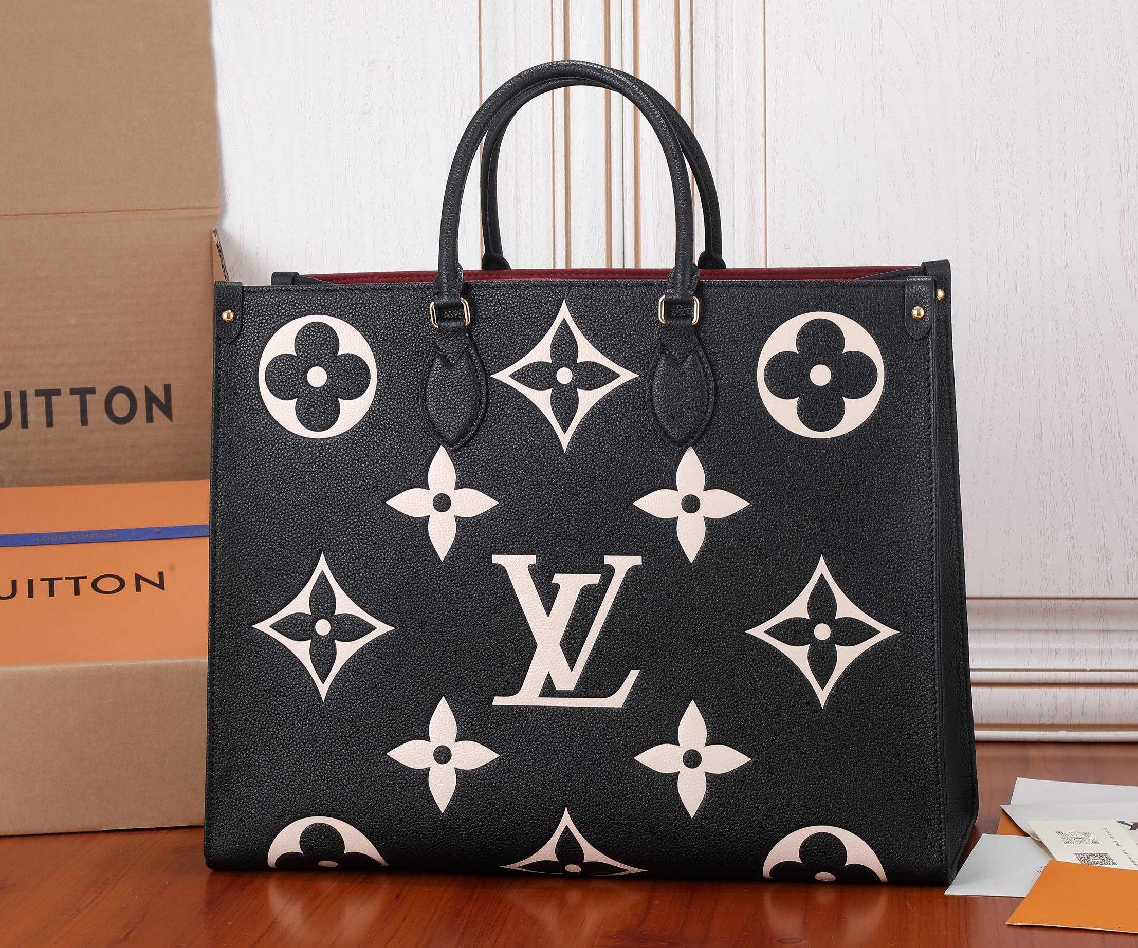 LV OnTheGo GM M45945 16.1 x 13.4 x 7.5inches