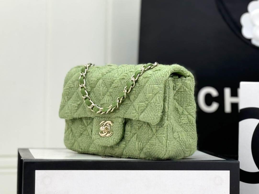 CHANEL MINI CLASSIC 11.12 HANDBAG 20 12 × 20 × 6 cm