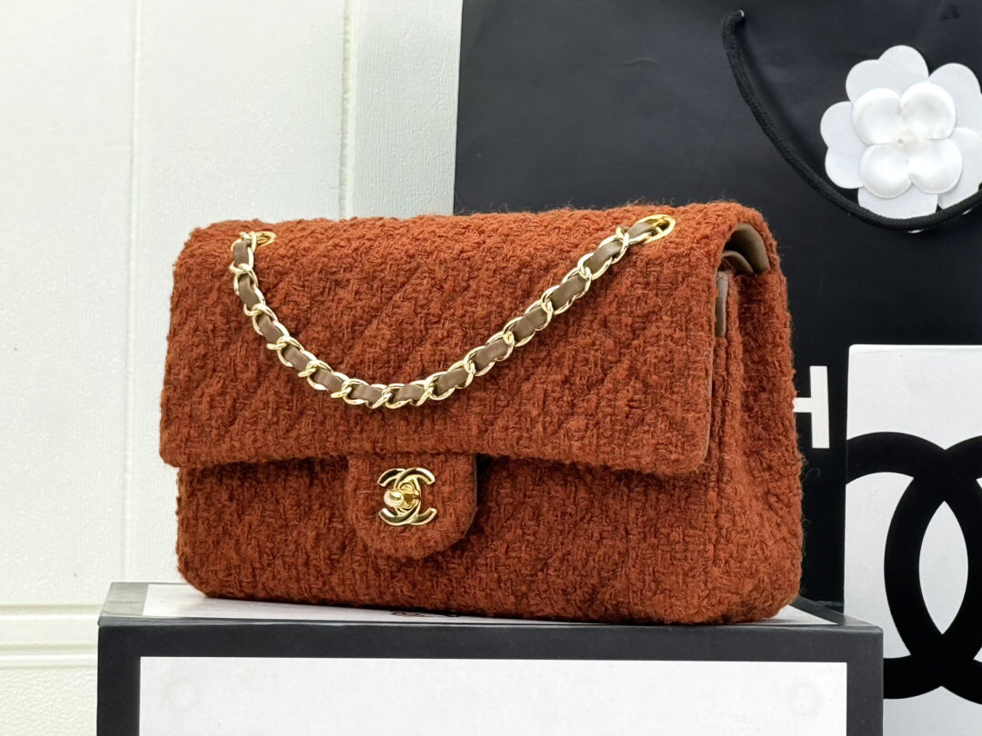 CHANEL MINI CLASSIC 11.12 HANDBAG 25 15.5 × 25.5 × 6.5 cm