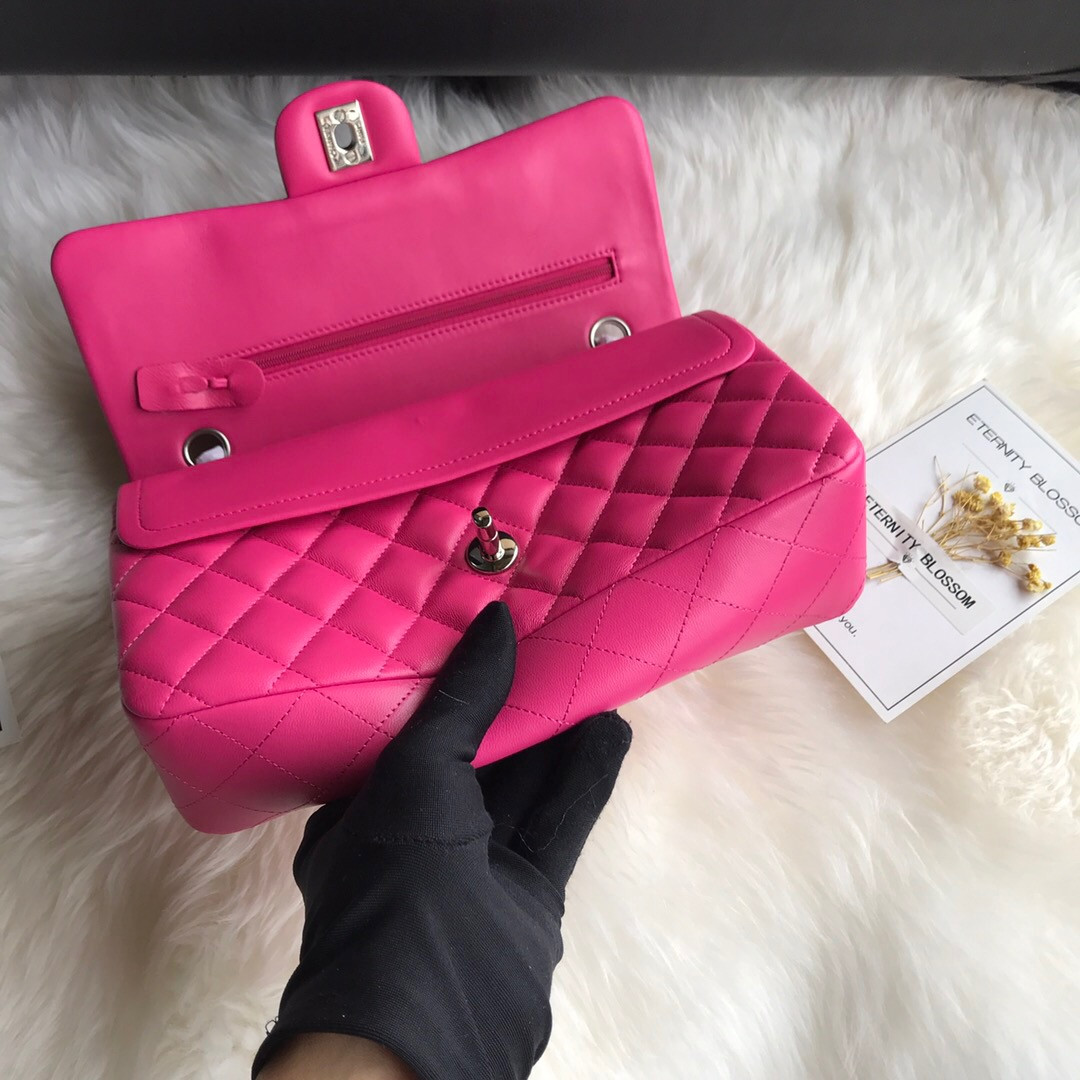 CHANEL CLASSIC HANDBAG 15.5 × 25.5 × 6.5 cm