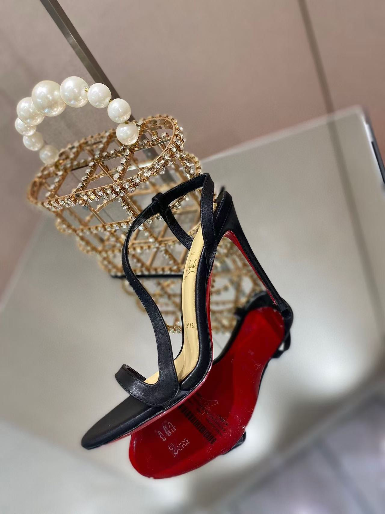 UA CHRISTIAN LOUBOUTIN