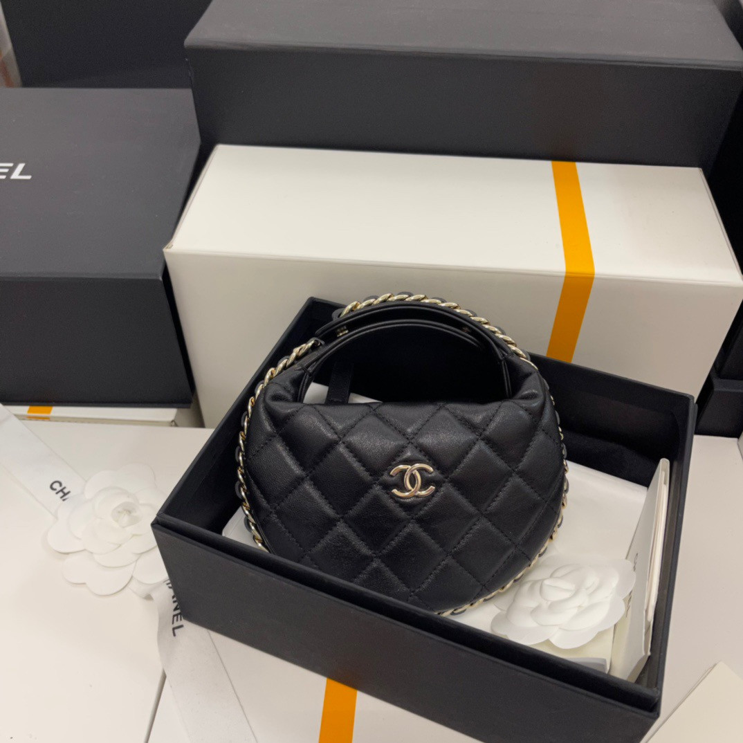 CHANEL 23C 16x16x5.5cm