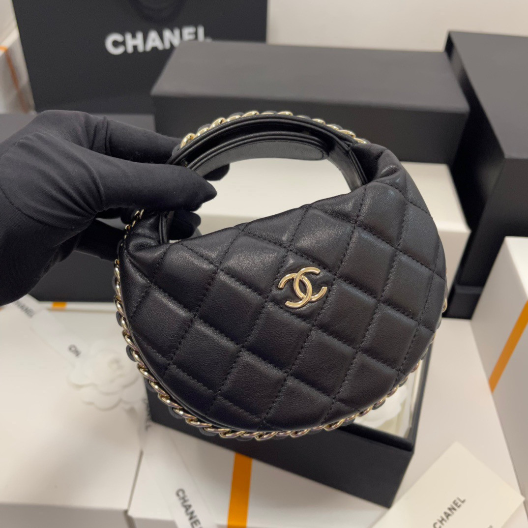 CHANEL 23C 16x16x5.5cm