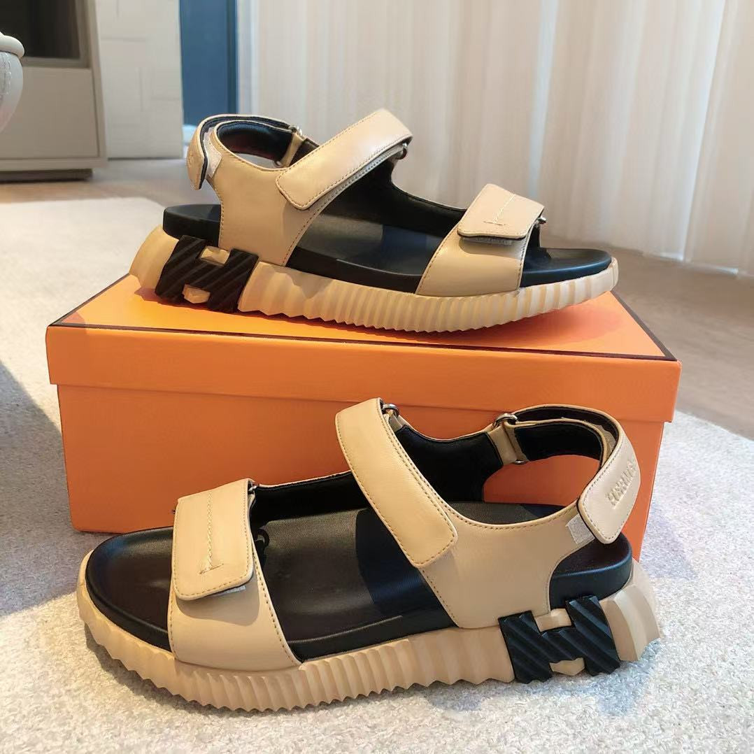 UA Hermes Junior sandal