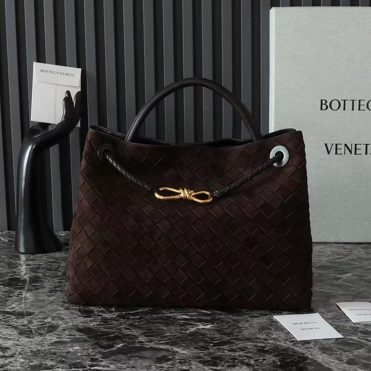 Bottega Veneta Medium Andiamo 32x25x11CM