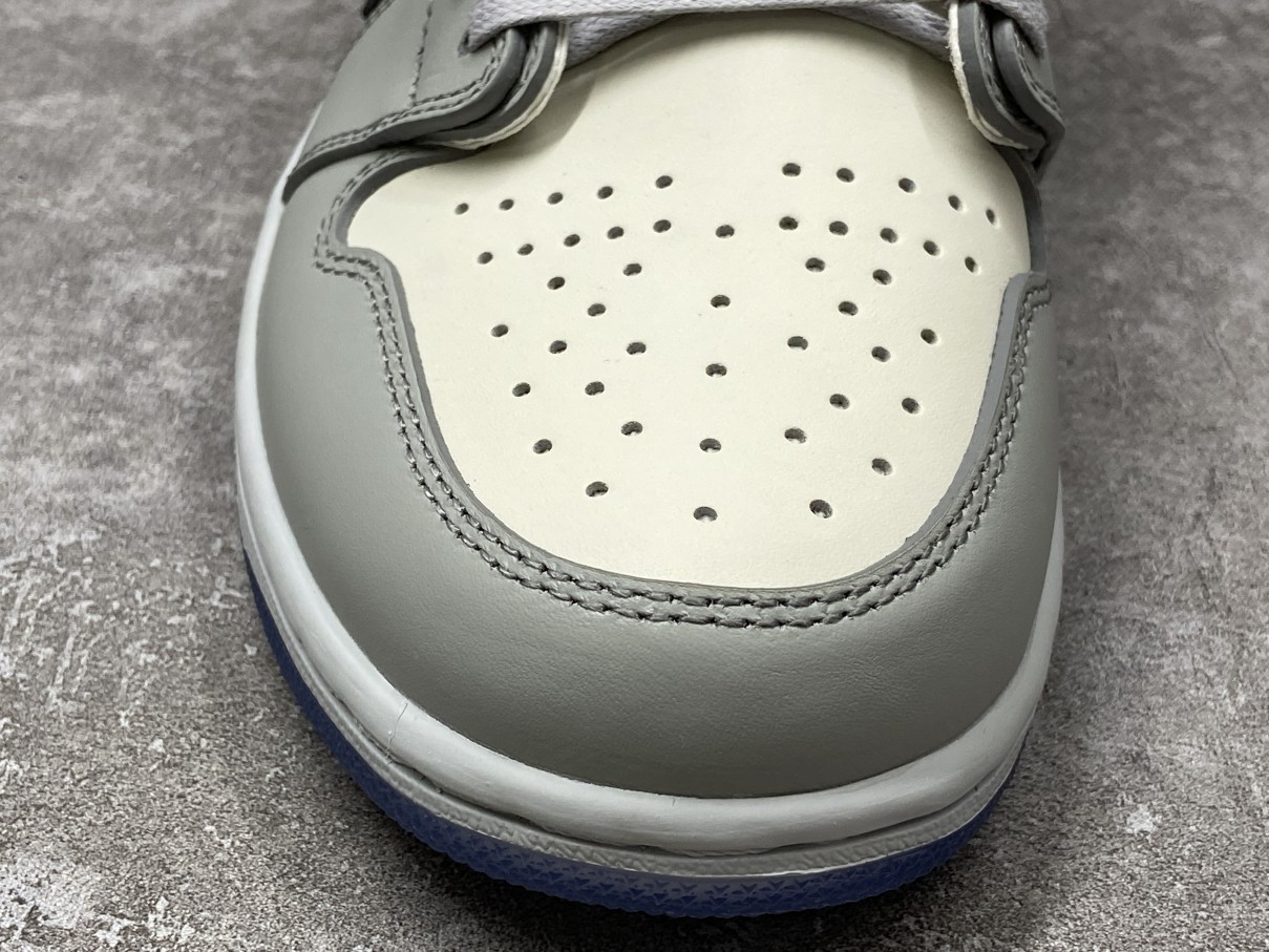 Air Jordan 1 Retro High Dior (Blue Box Version)