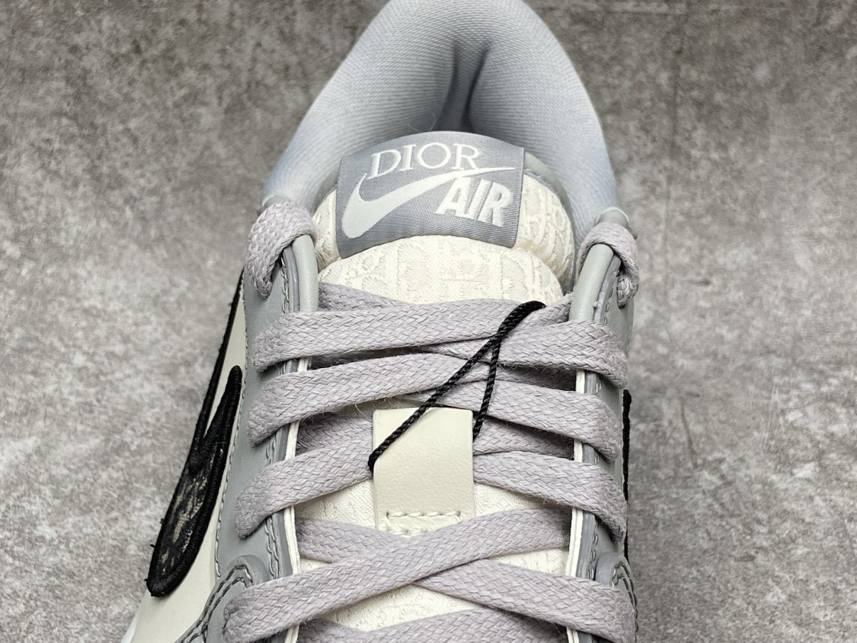 Air Jordan 1 Retro Low Dior (Blue Box Version)