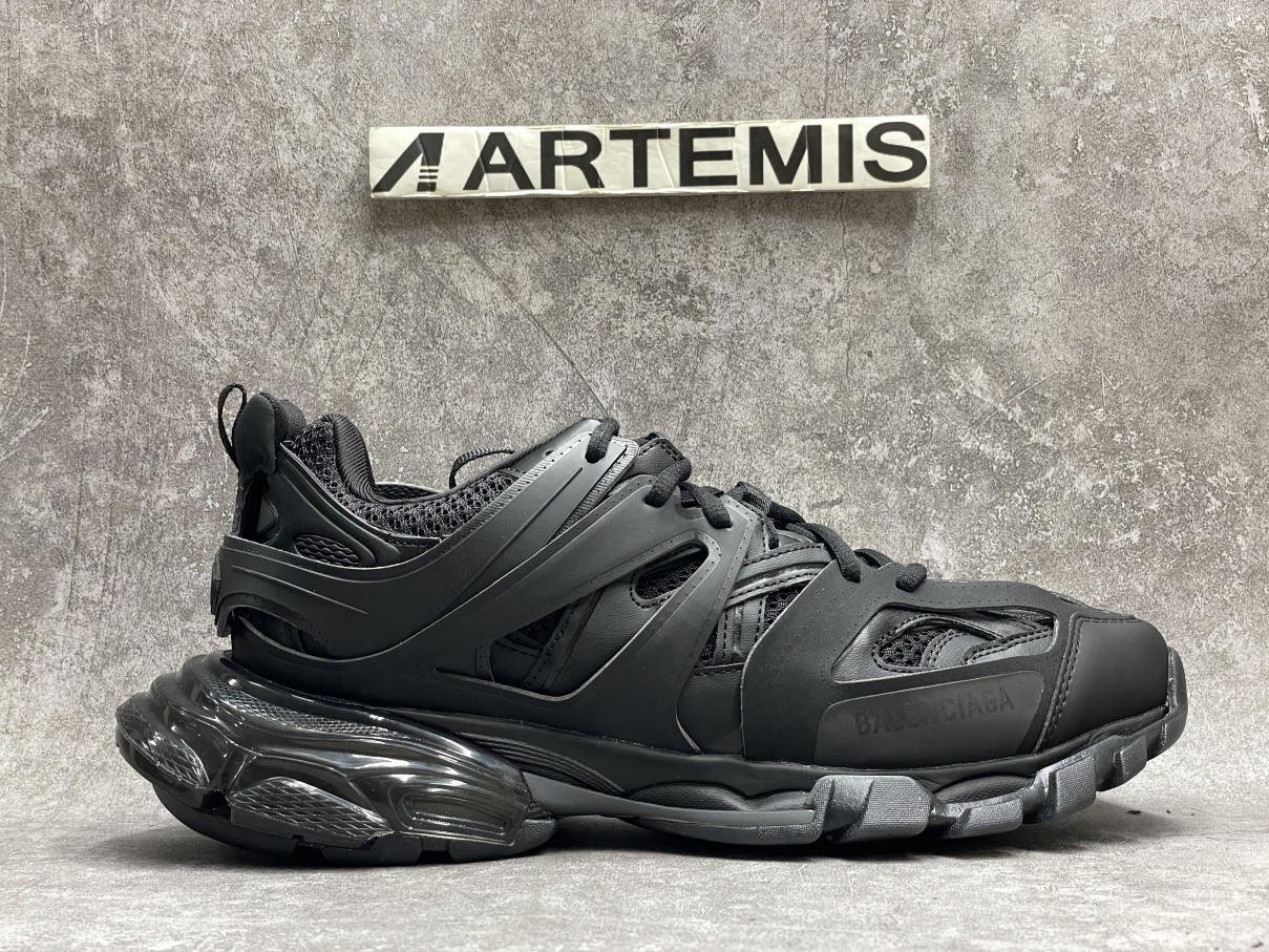 Balenciga Track Clear Sole in Black