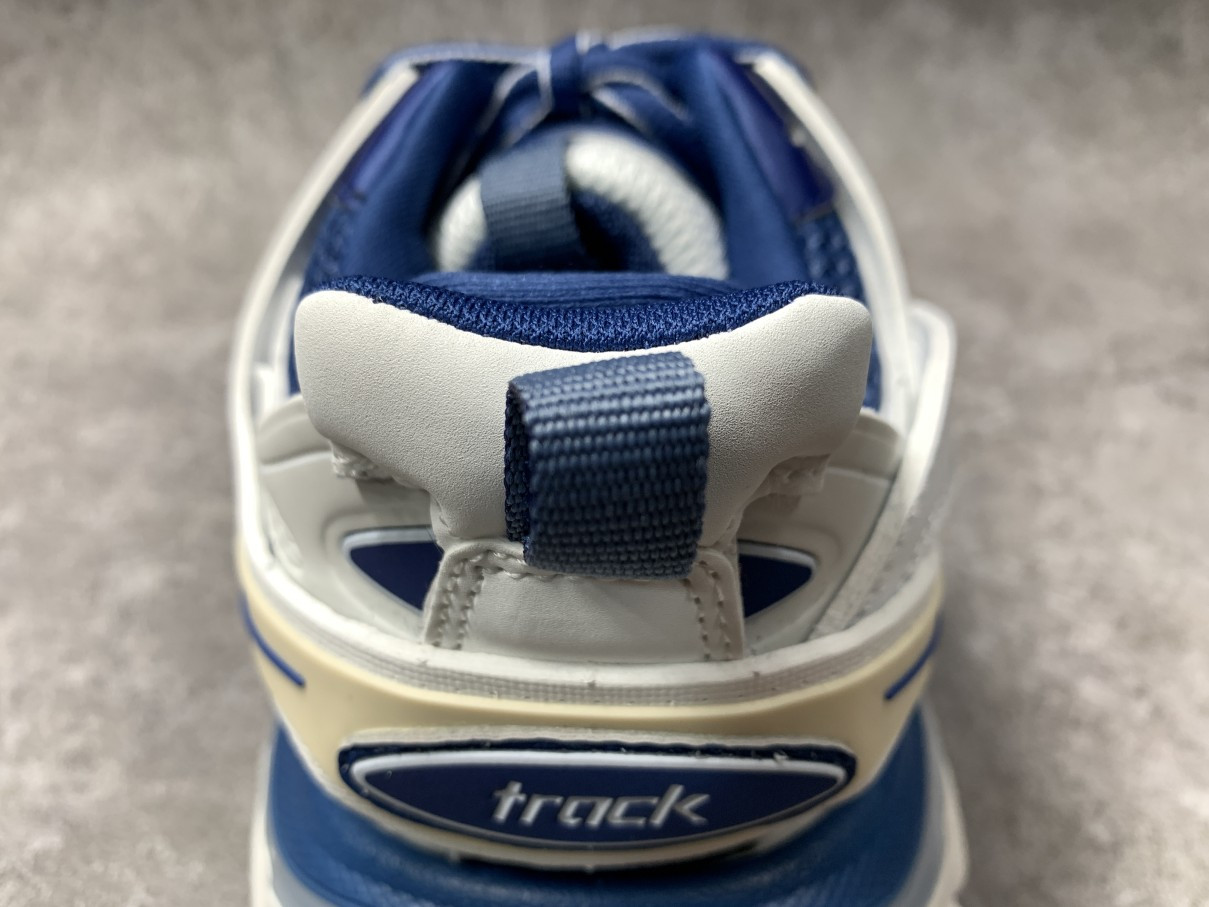 Balenciga Track Worn Out In Light Grey