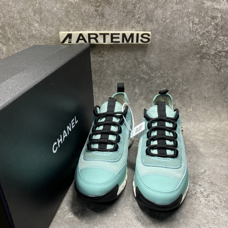 CHANEL Pre-owned Cloth Trainers In Green