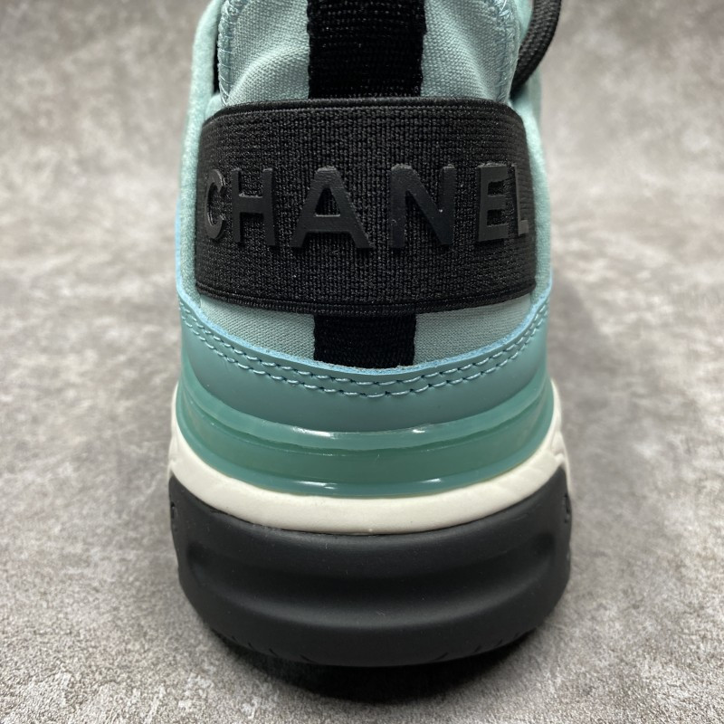 CHANEL Pre-owned Cloth Trainers In Green