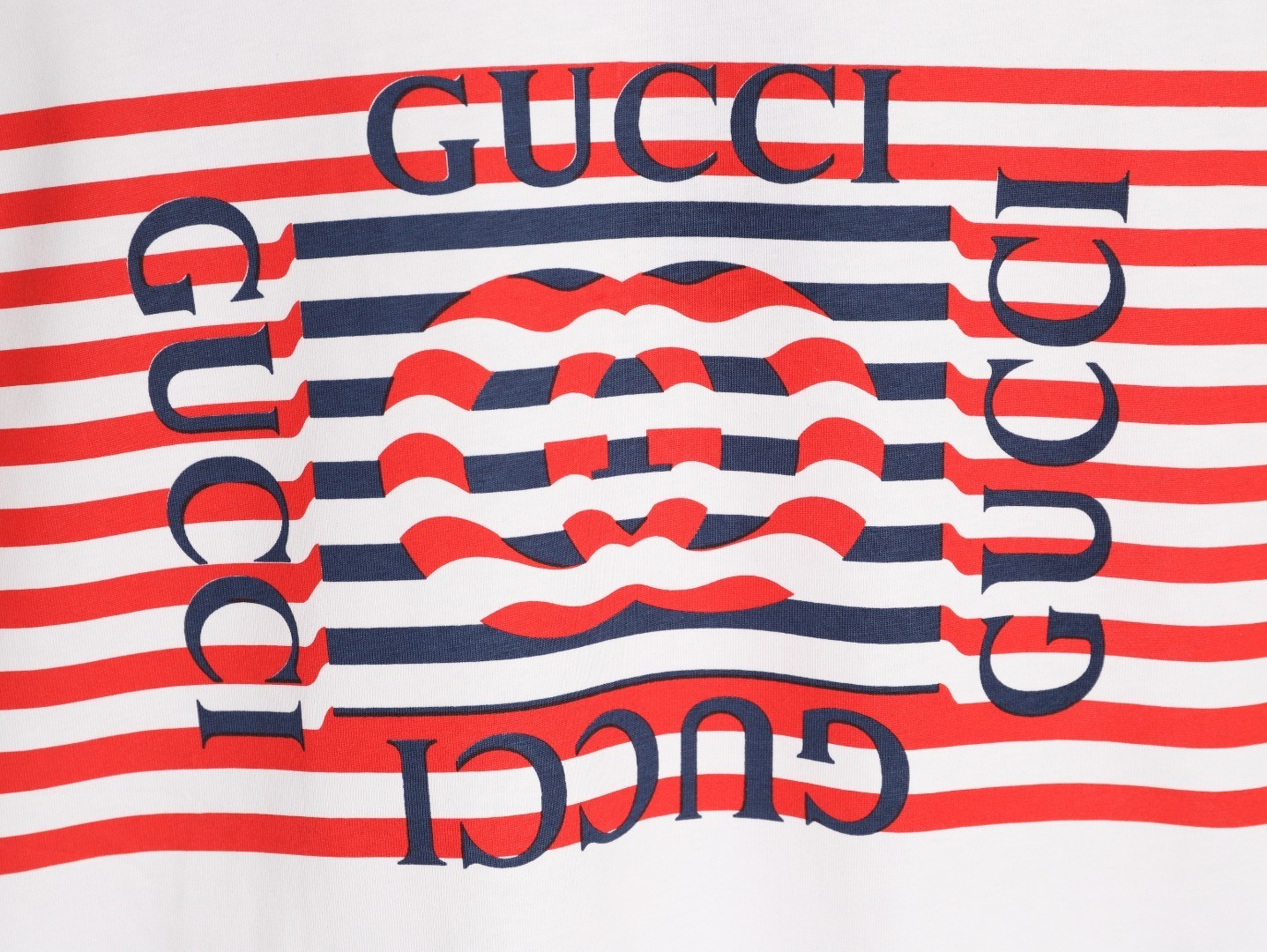 Gucci Long-sleeved T-shirt