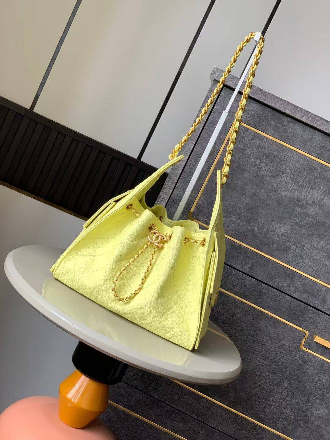 CHANEL 25C Bucket Bag 26x30x14cm