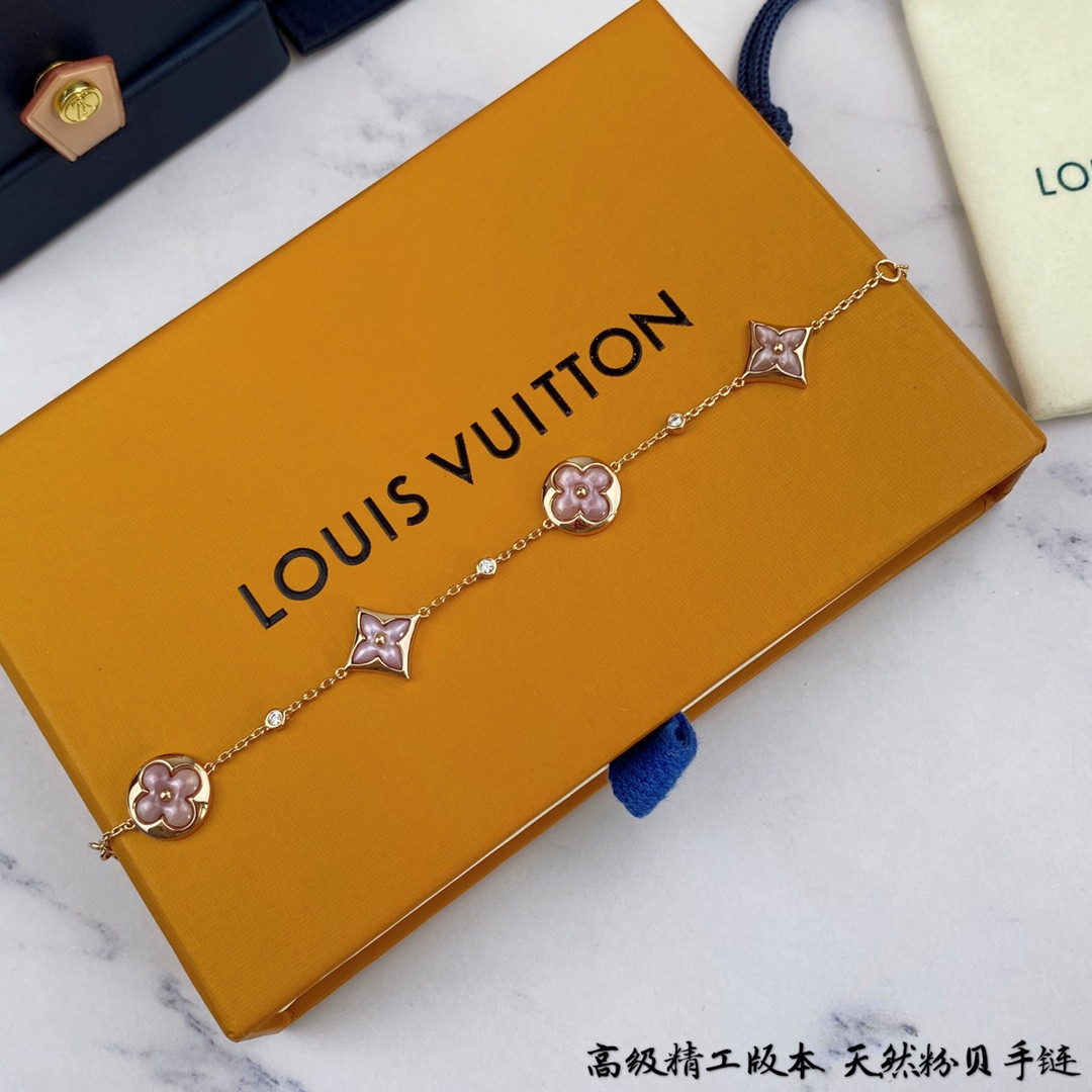 Louis Vuitton Four-Flower Natural Pink Shell Bracelet