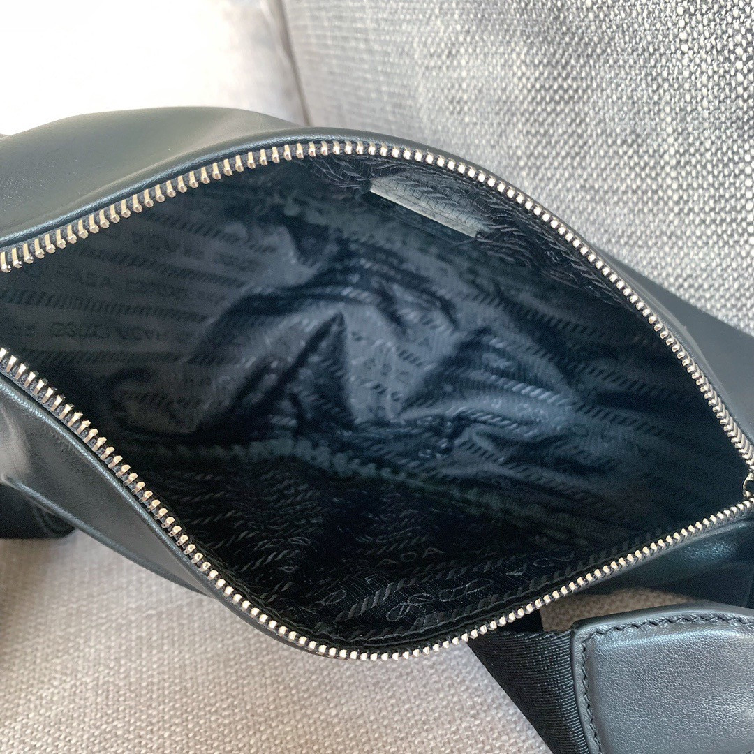 prada triangle bag in black