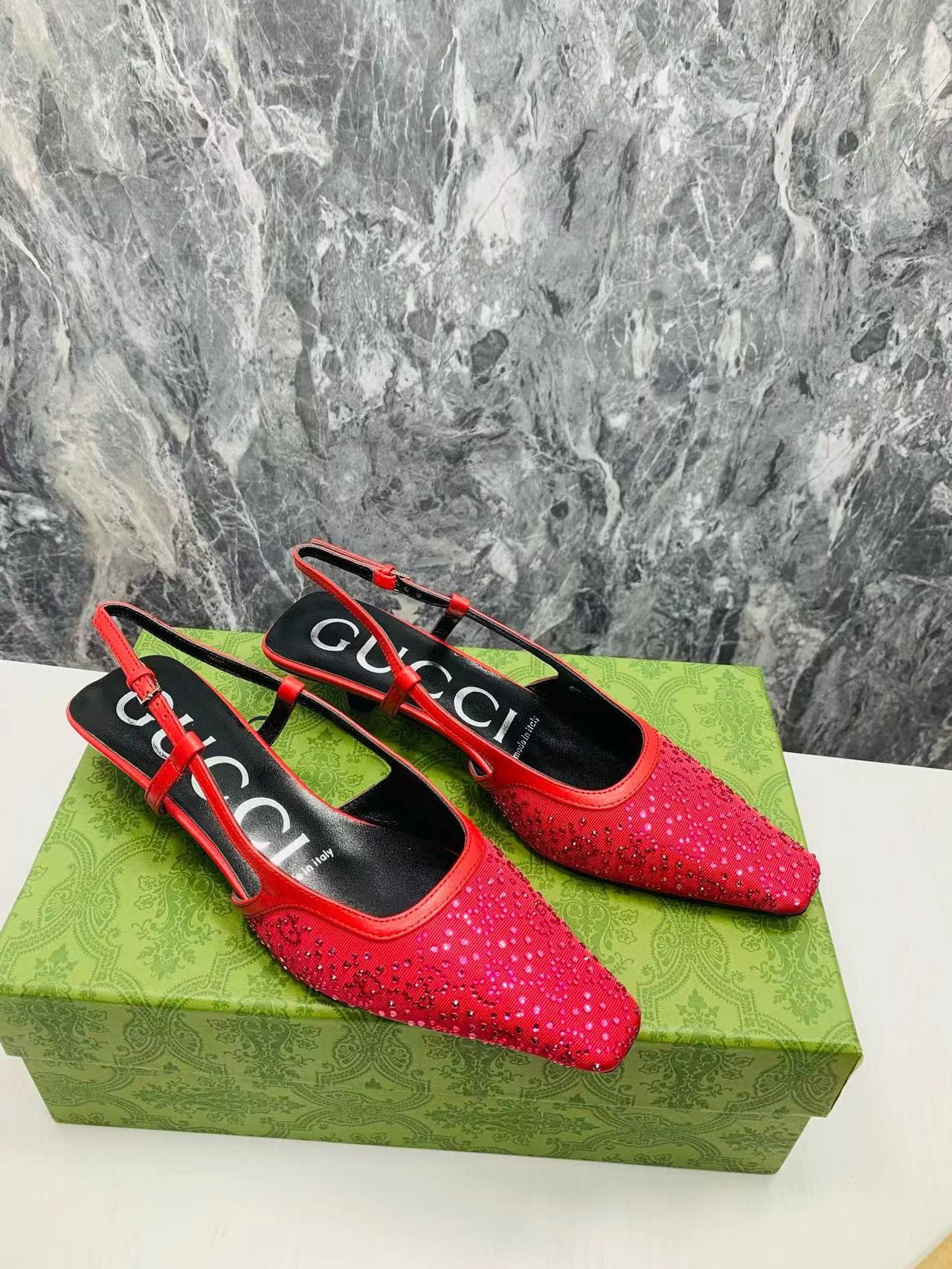 UA GUCCI SLINGBACK PUMP