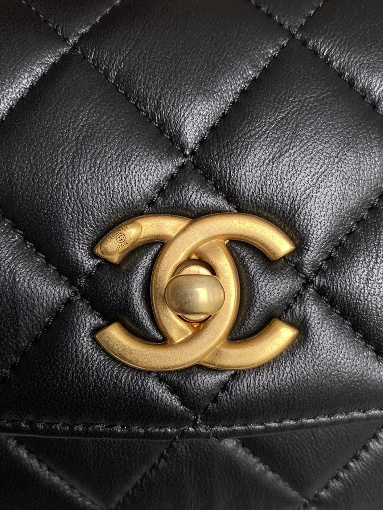 CHANEL MINI FLAP BAG 19.5CM