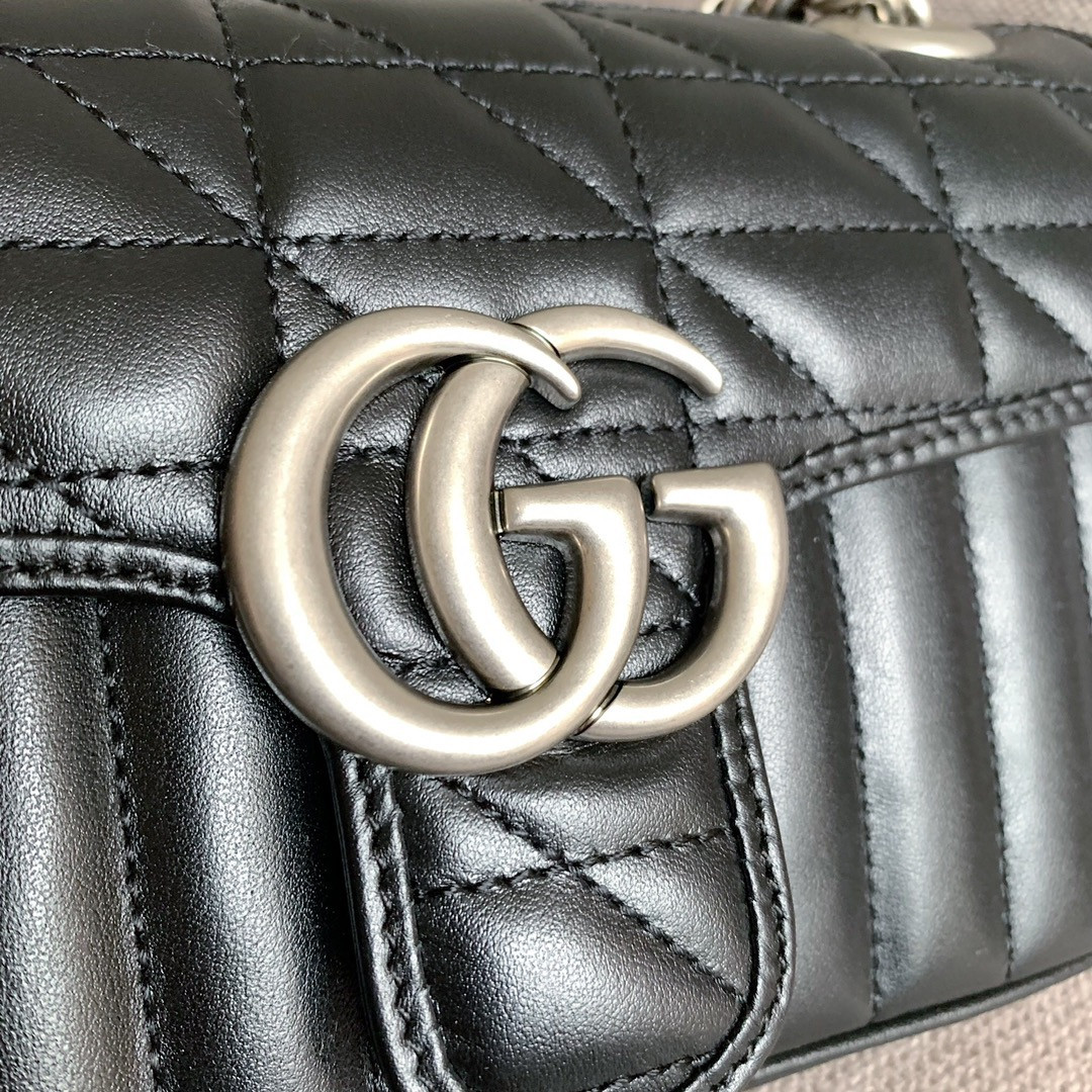 GUCCI GG Marmont mini shoulder bag 22cm