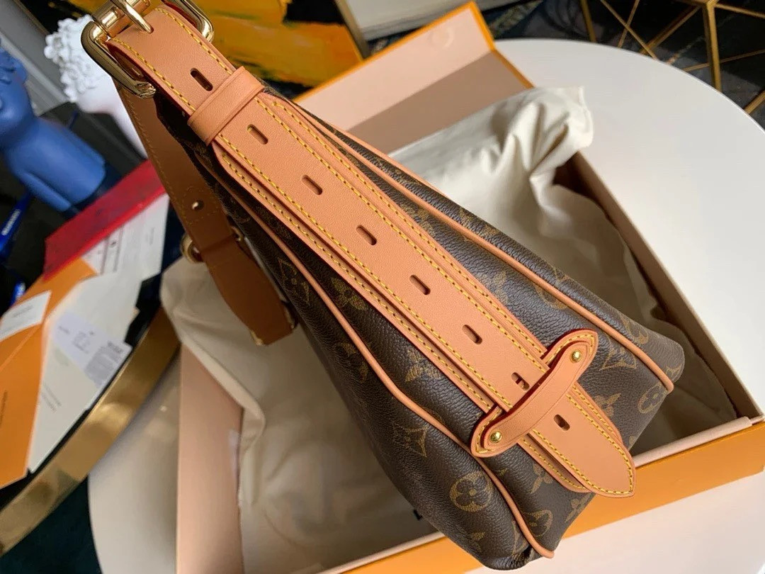 LOUIS VUITTON LV BAG M40075