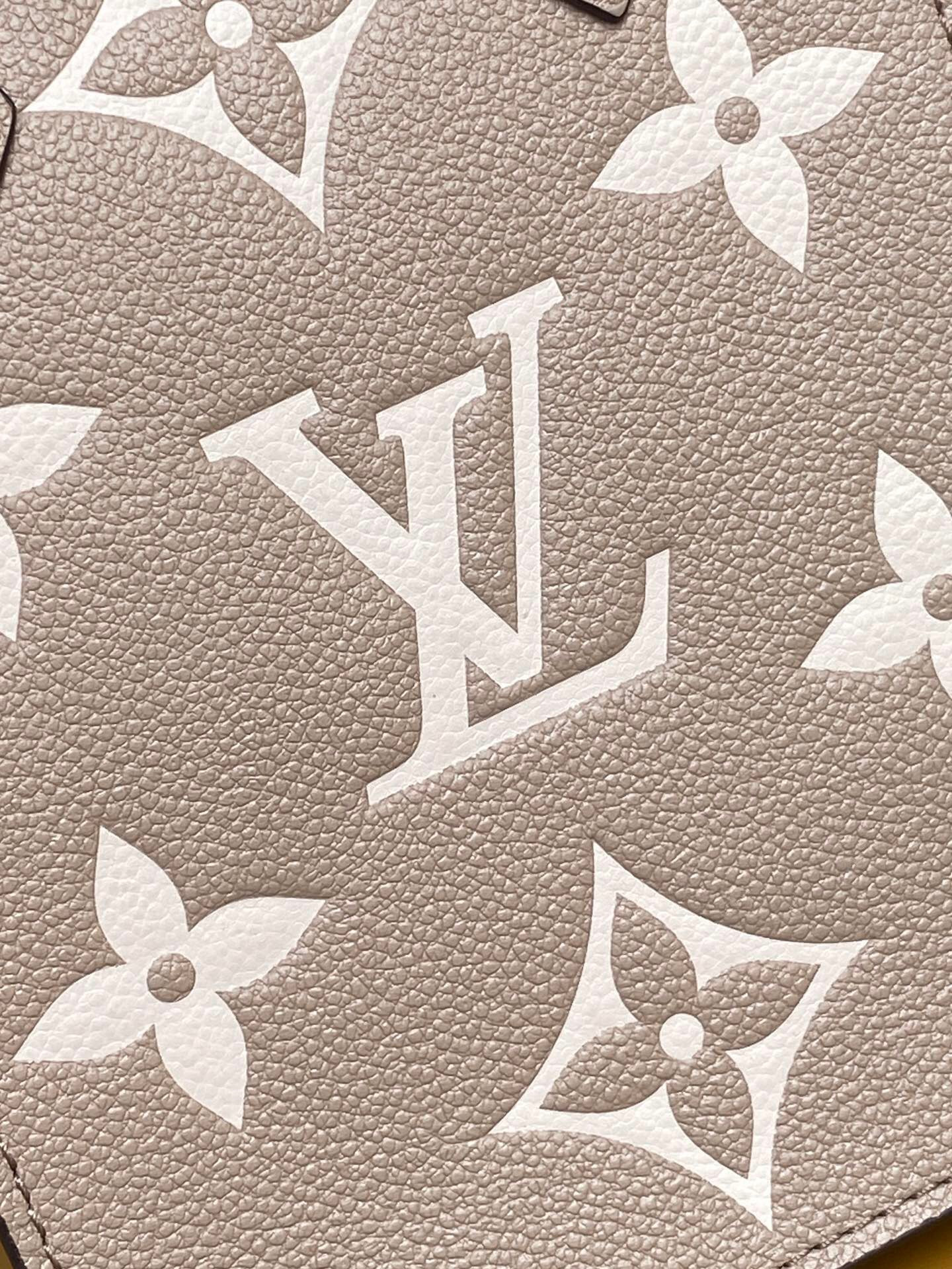 PETIT SAC PLAT M57937