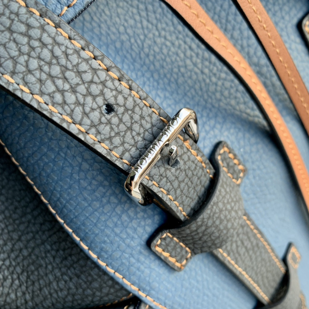 LOUIS VUITTON LV CHRISTOPHER MM M21373