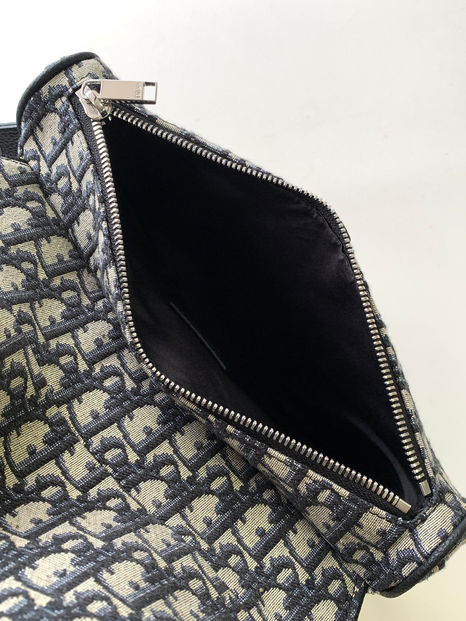 Dior Saddle Bag Beige and Black Dior Oblique Jacquard 26 x 19 x 4.5 cm