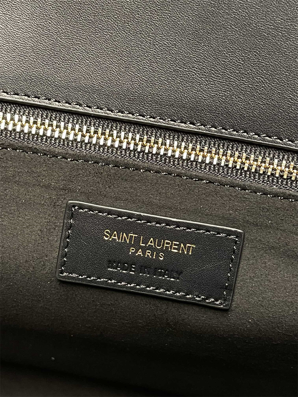 YSL SAC DE JOUR SMALL IN SHINY LEATHER BLACK