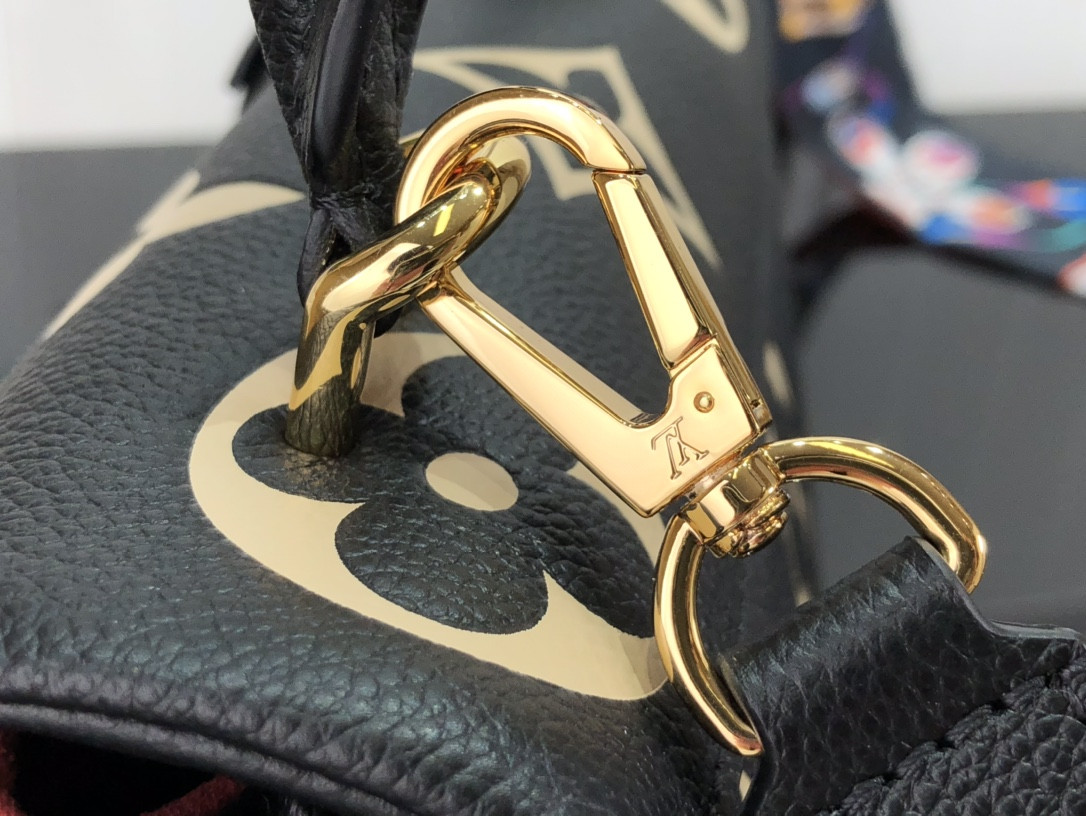 LV Madeleine BB M45978 BLACK WHITE