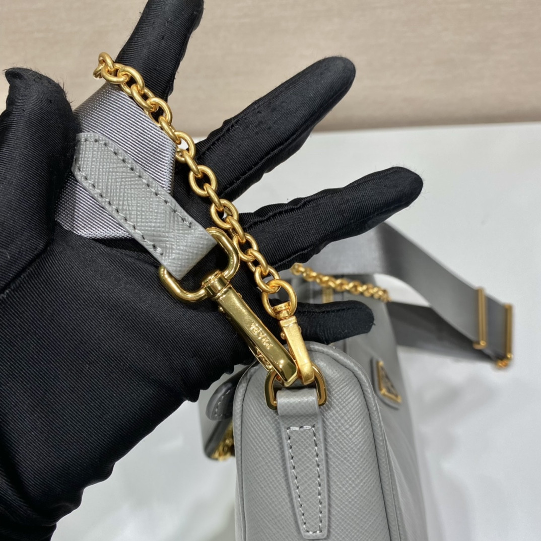 Prada Re-Edition 2005 Saffiano leather bag Grey