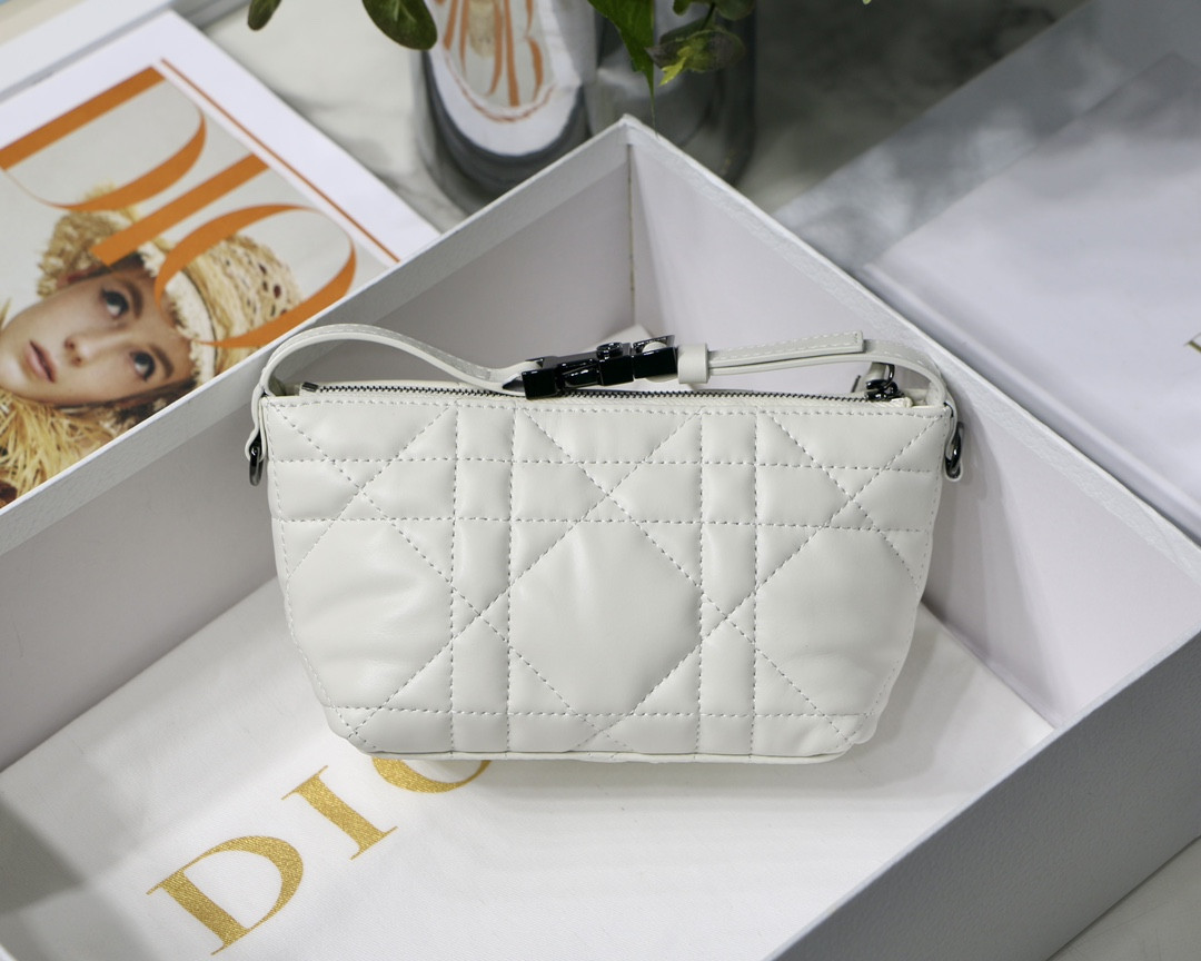 DIOR TRAVEL NOMAD POUCH WHITE