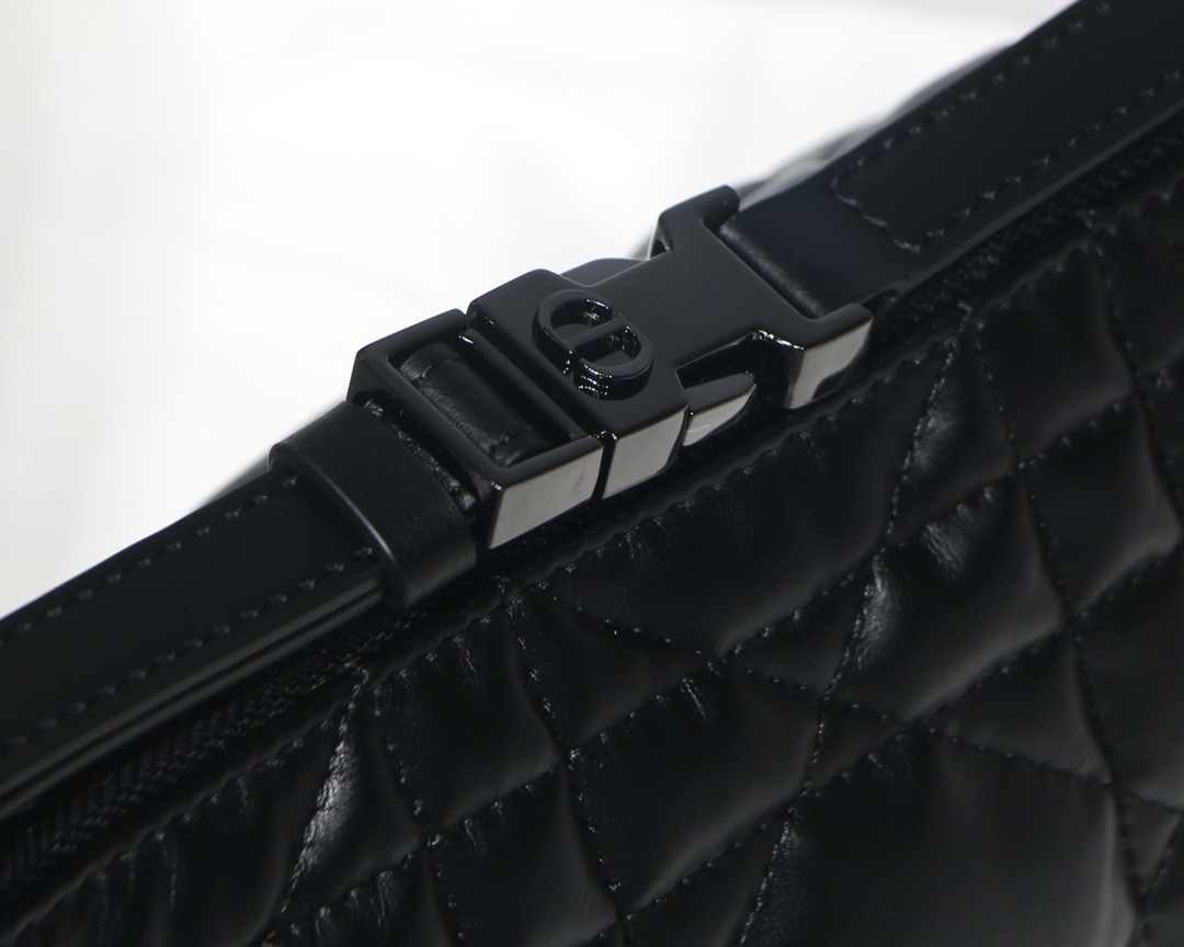 DIOR TRAVEL NOMAD POUCH BLACK