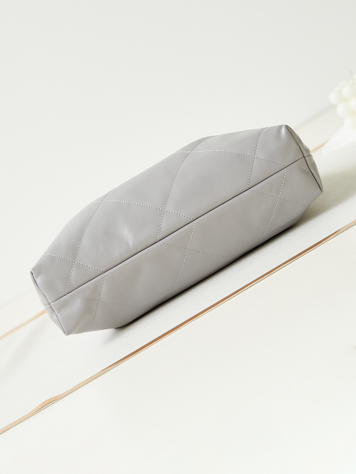 CHANEL 22 SMALL HANDBAG Shiny Calfskin GREY 13.7×14.4×2.7 in