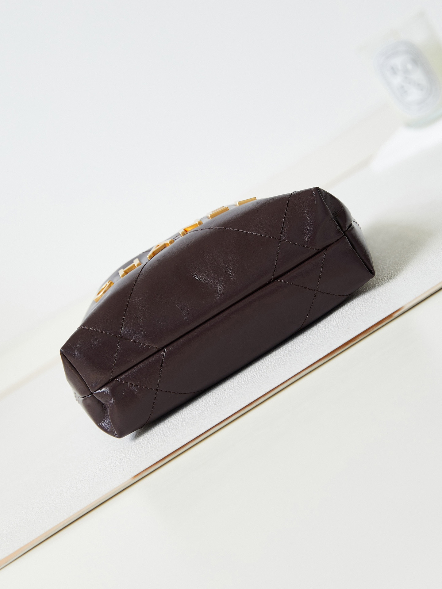 CHANEL 22 MINI HANDBAG Shiny Calfskin 7.8 × 7.4 × 2.3 in