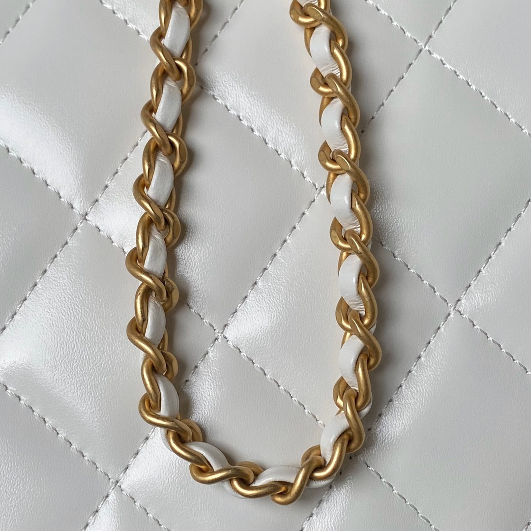 CHANEL FLAP BAG WHITE 22×14.5×8cm