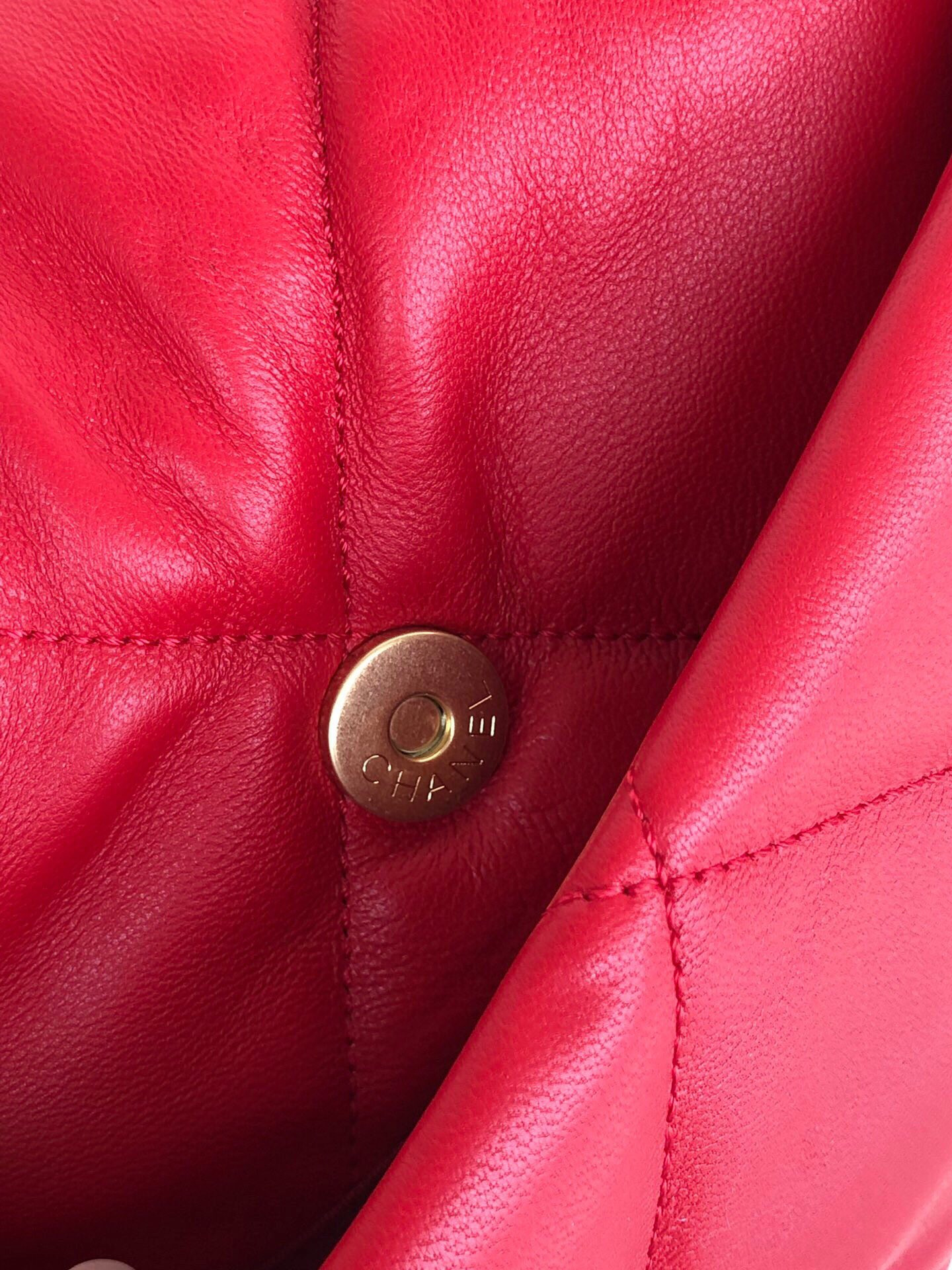 CHANEL 19 LARGE HANDBAG Shiny Leather, Gold-Tone, Silver-Tone & Ruthenium-Finish Metal Red 7.8 × 11.7 × 3.9 in