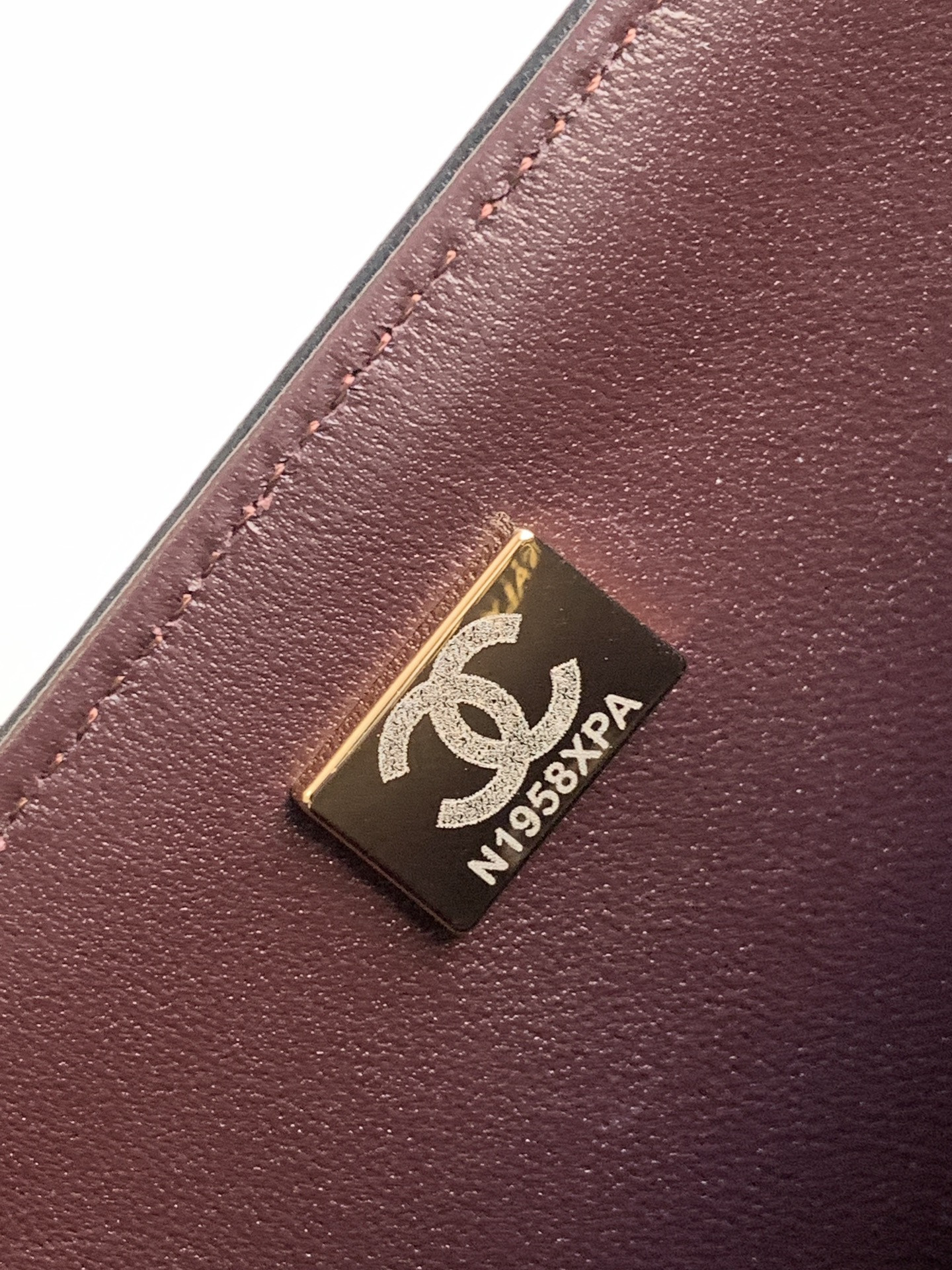 CHANEL CLASSIC HANDBAG LAMBSKIN & GOLD-TONE METAL BLACK 15.5 x 25.5x6.5cm