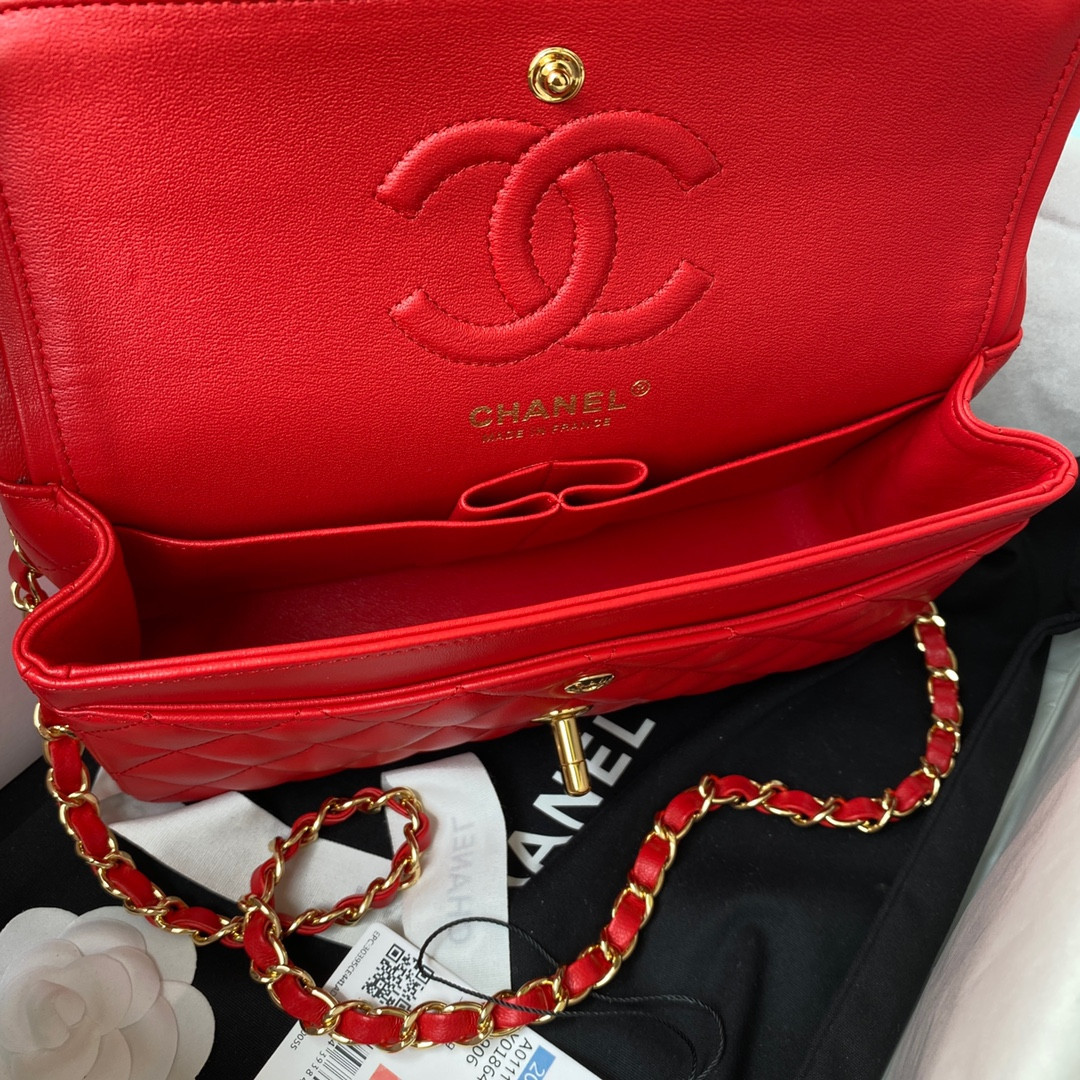 CHANEL SMALL CLASSIC HANDBAG LAMBSKIN & Gold-TONE METAL Red 5.7 × 9 × 2.3 IN