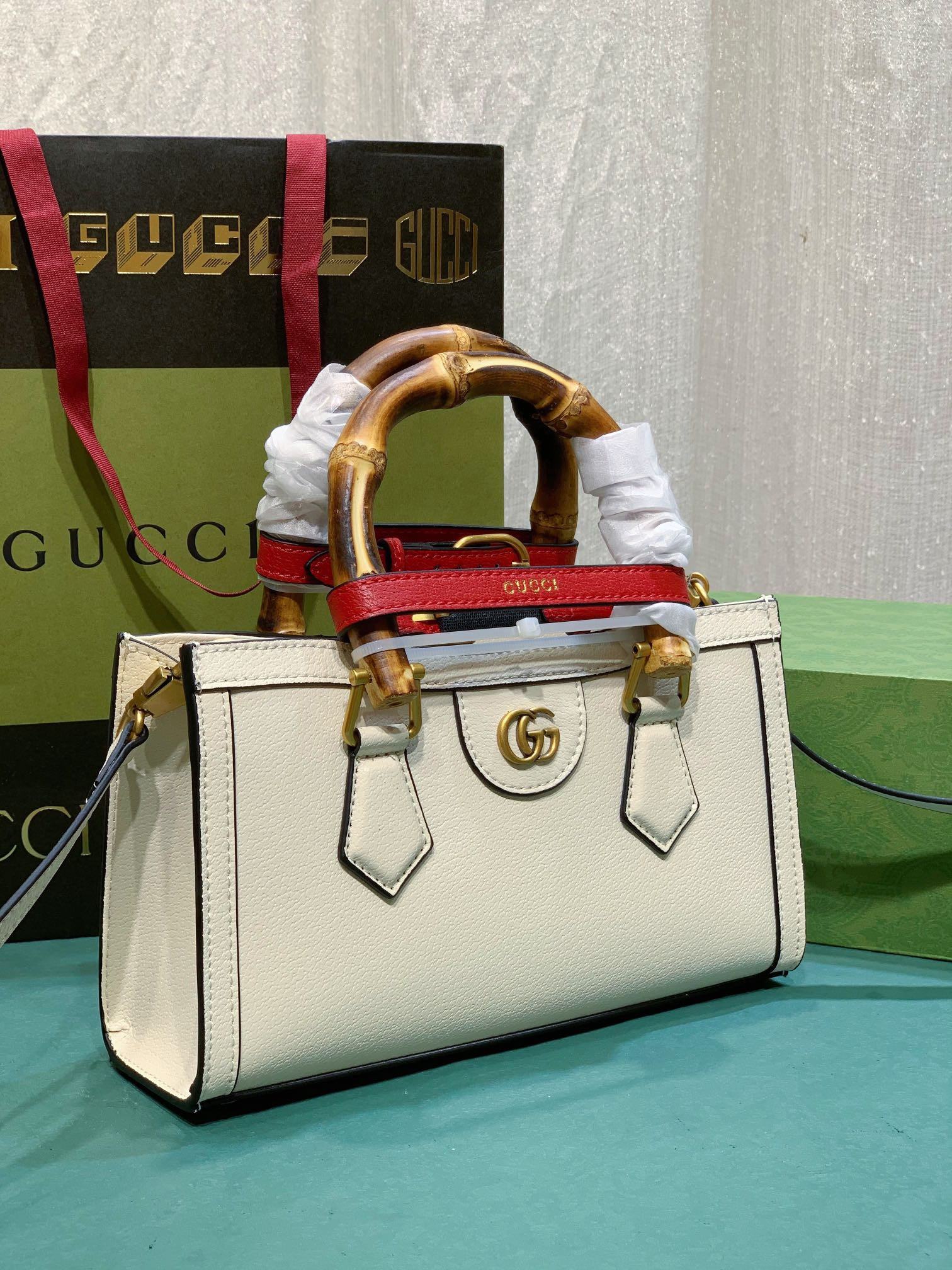 GUCCI DIANA SMALL SHOULDER BAG White 25W x 16H x 9D CM
