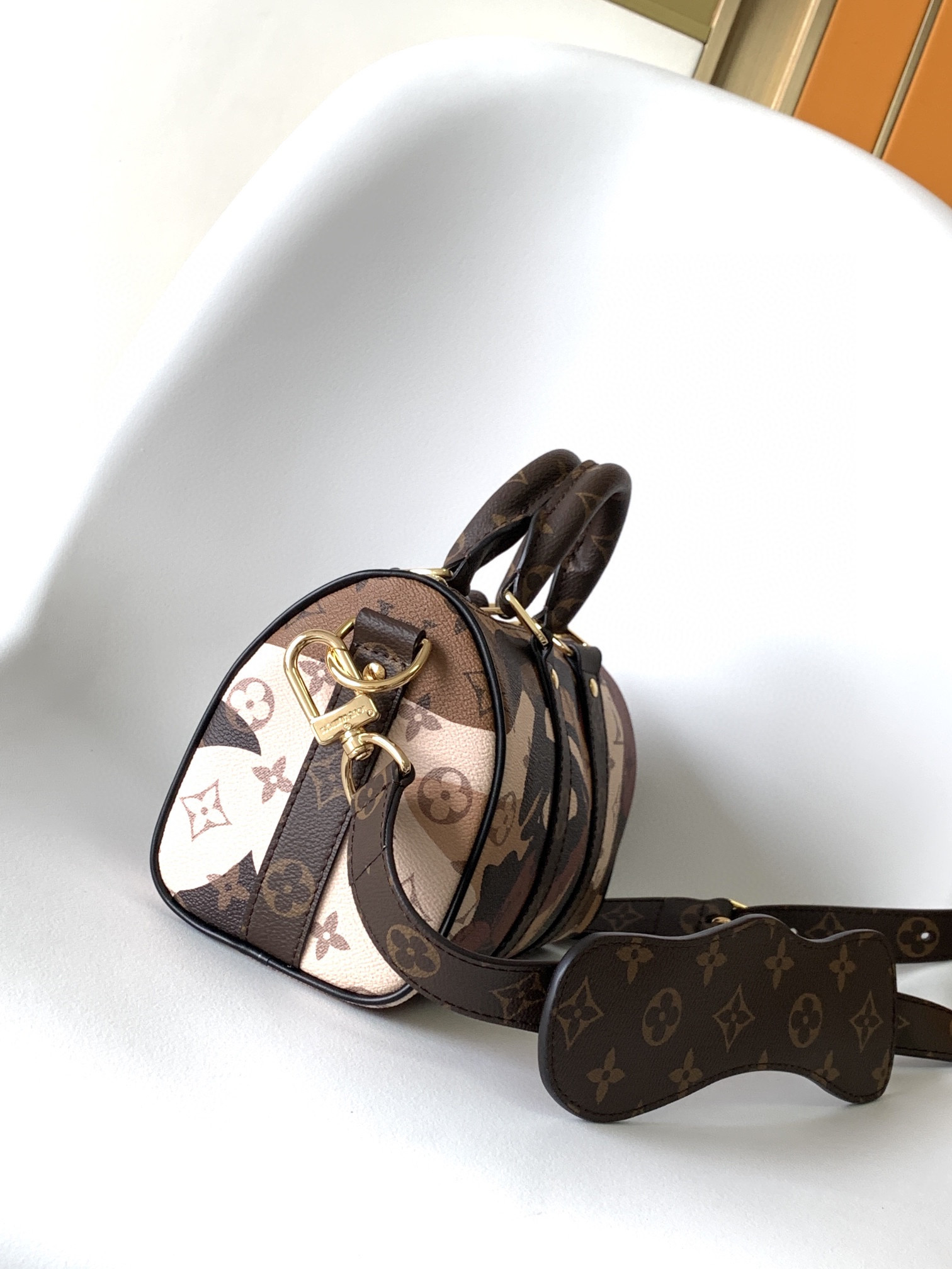 Louis Vuitton Keepall Bandoulière 25 M46701 9.8 x 5.9 x 4.3 inches