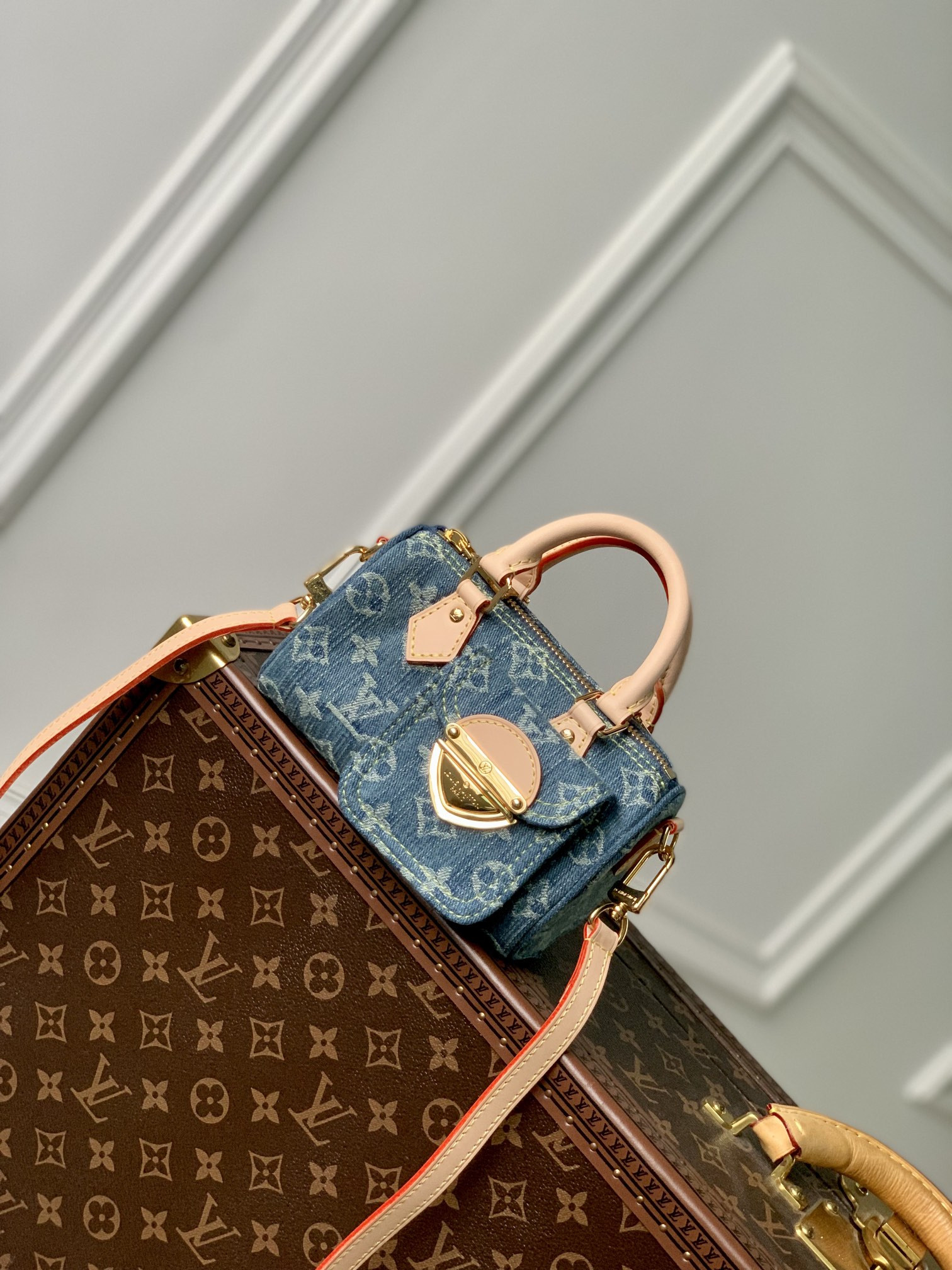 LOUIS VUITTON M82950 Nano Speedy 6.3 x 3.9 x 3 inches