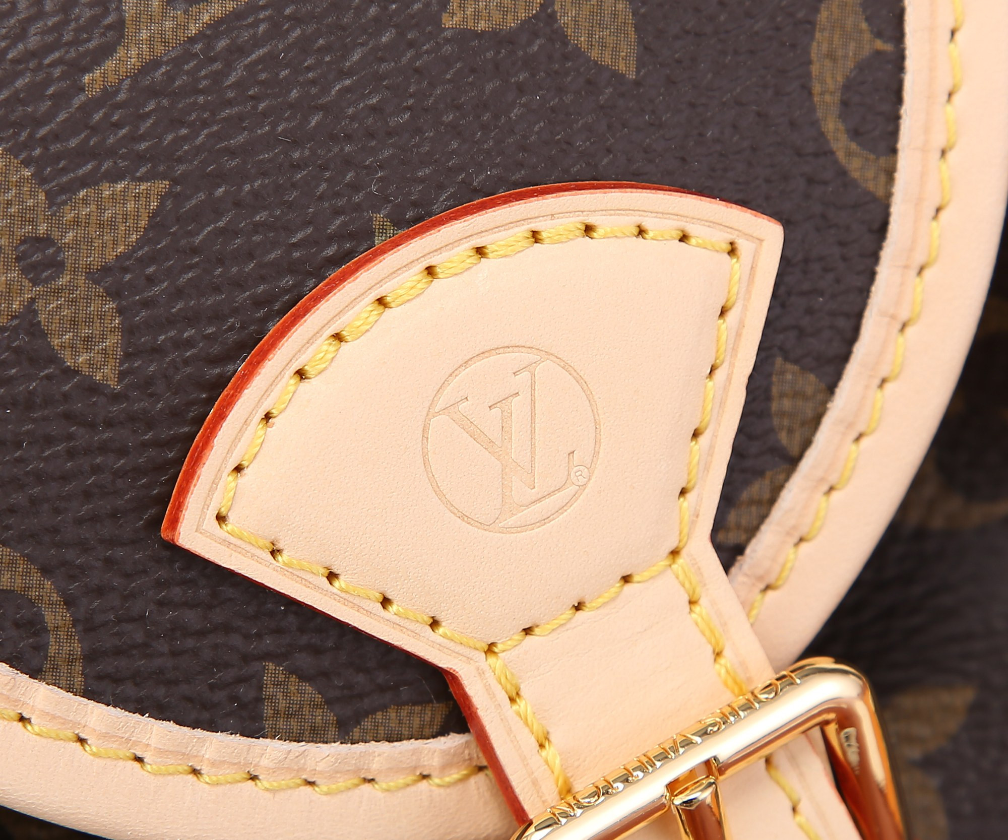 LV Excursion PM M46932 8.3 x 9.1 x 3.9 inches