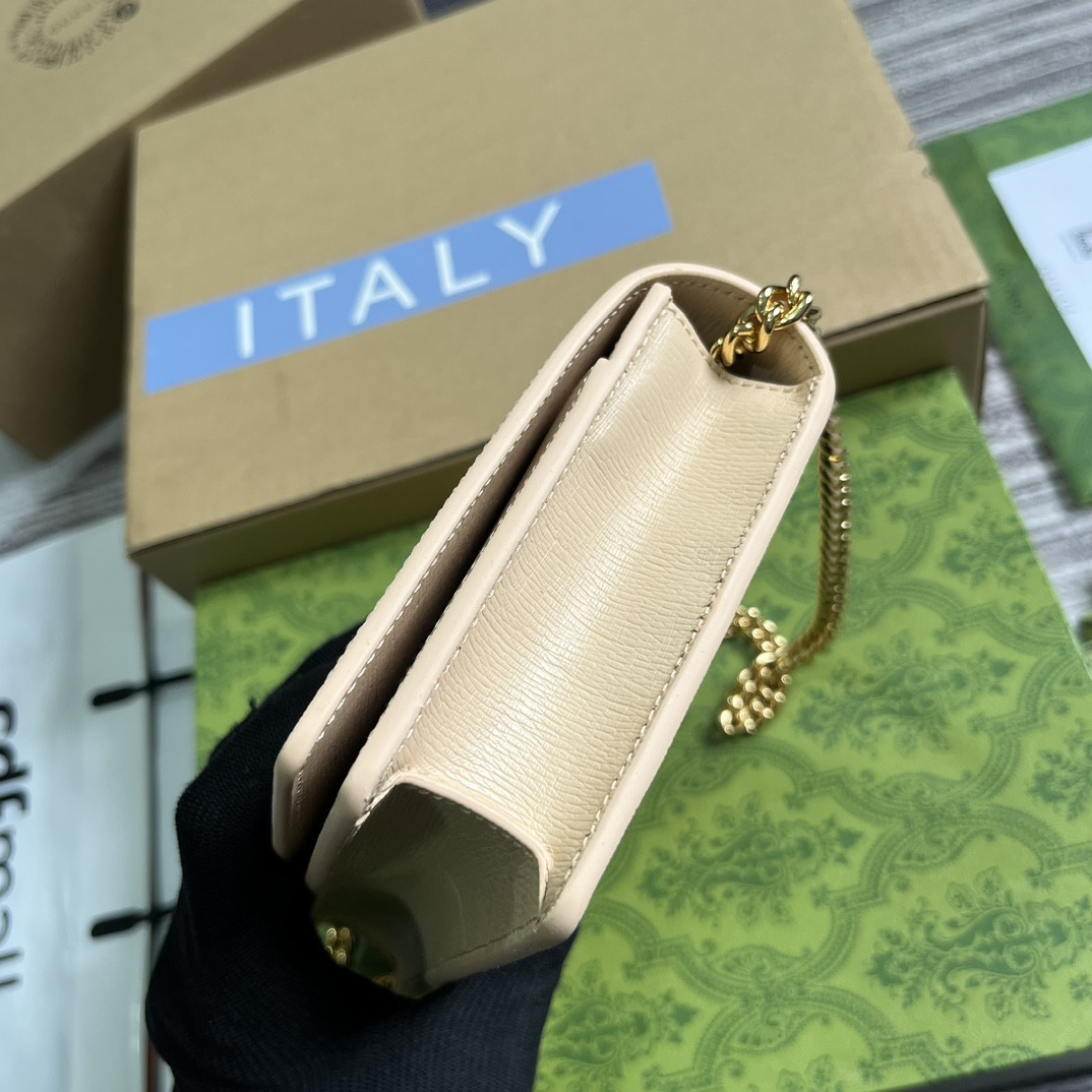 CHAIN WALLET WITH GUCCI SCRIPT LIGHT beige 7.8"W x 5"H x 1.6"D