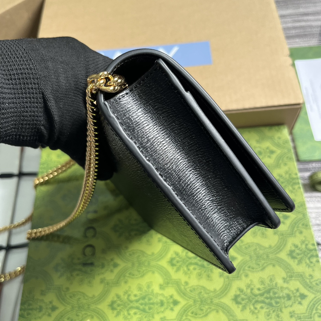 CHAIN WALLET WITH GUCCI SCRIPT BLACK 7.8"W x 5"H x 1.6"D