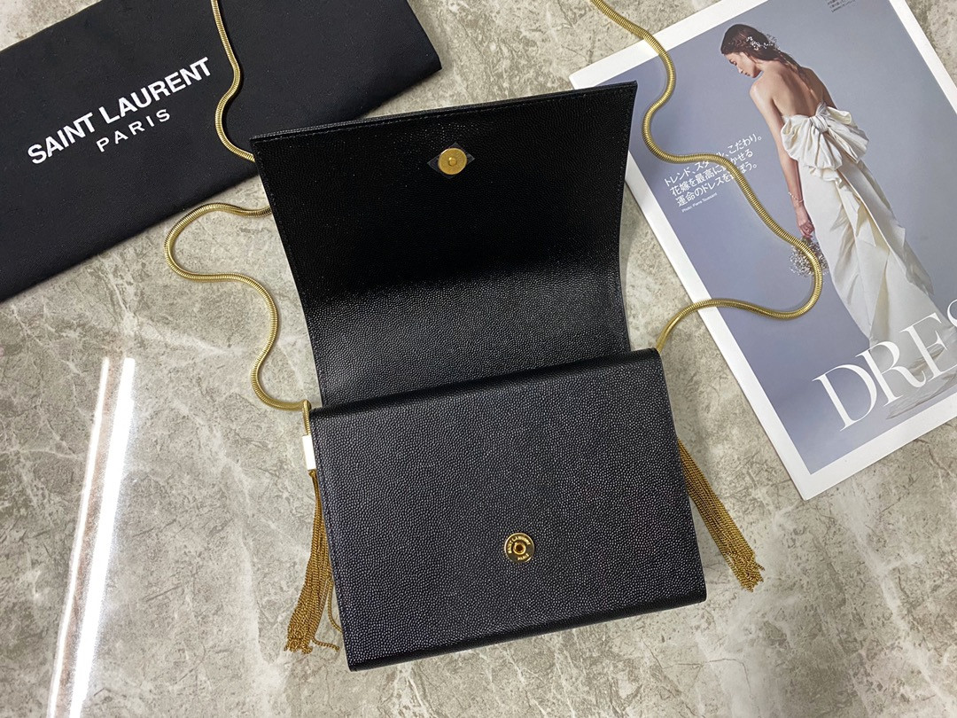 YSL KATE MEDIUM  IN GRAIN DE POUDRE EMBOSSED LEATHER 9.4 X 5.7 X 2.1 INCHES